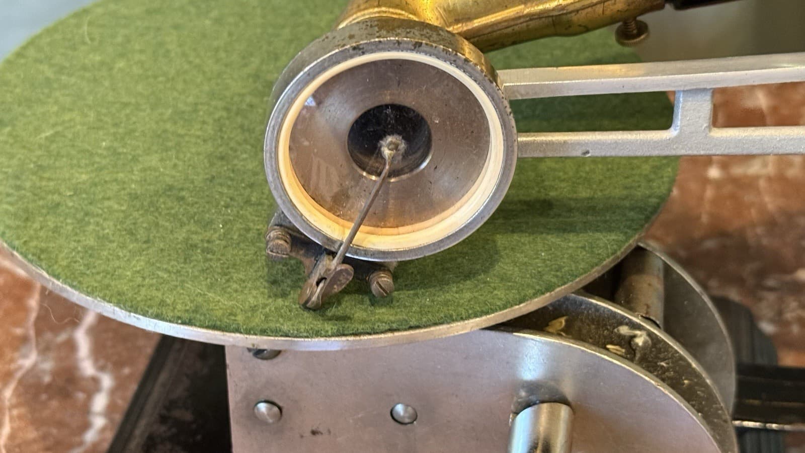 Columbia AU Phonograph 3