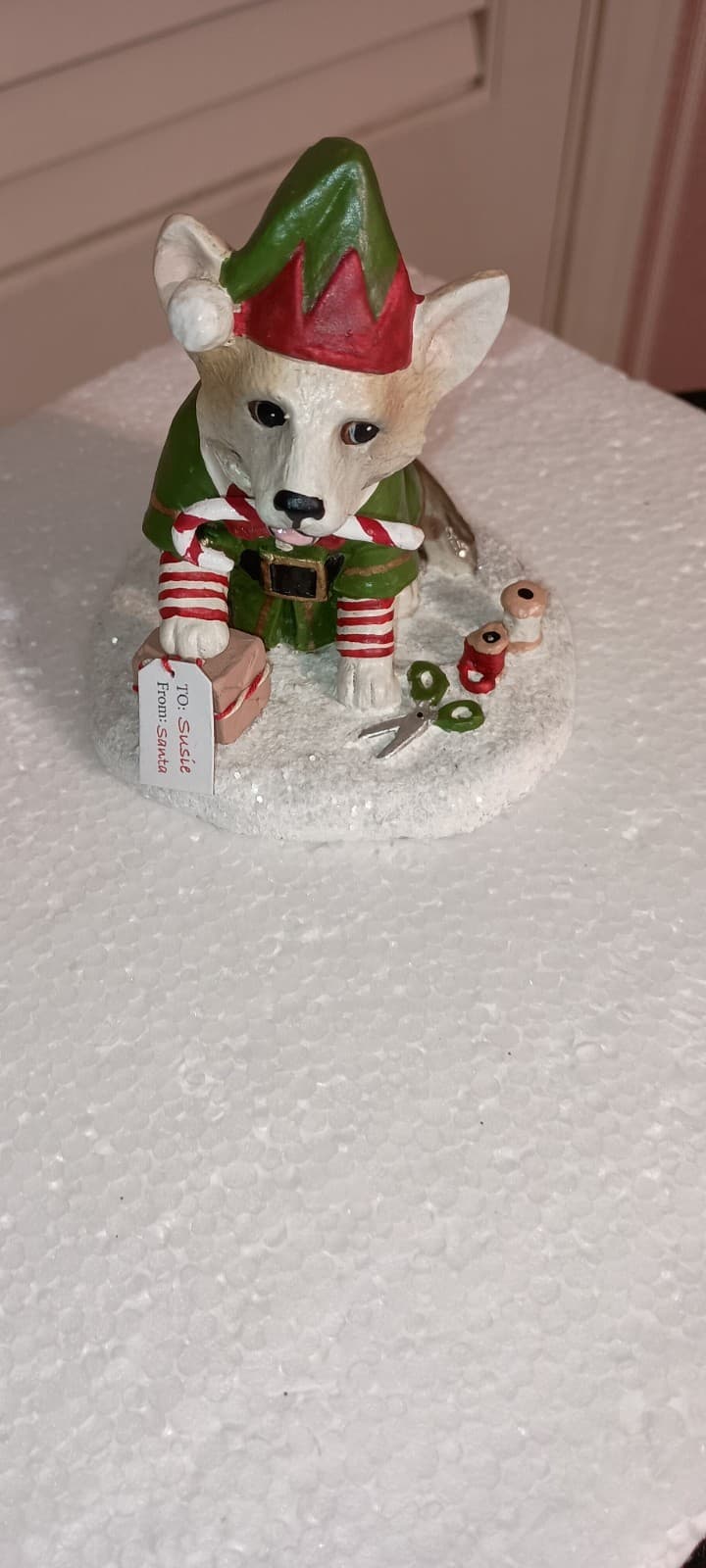 BETHANY LOWE-HOLIDAY- WRAPPING IT UP CORGI FIGURINE -NEW 2023