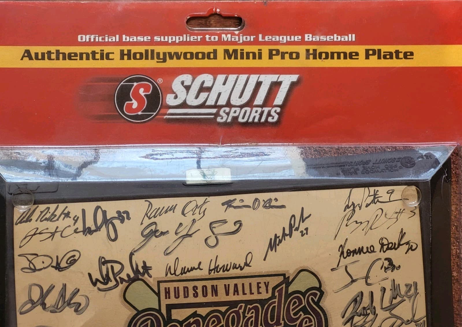 HUDSON VALLEY RENEGADES TEAM SIGNED BASEBALL SCHUTT HOME PLATE NEW YORK YANKEES 2