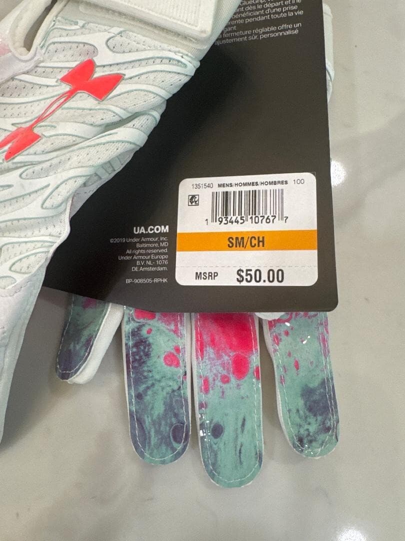 Under Armour Spotlight Football Gloves Limited Edition Sizes S,LG,XL MSRP $50 3