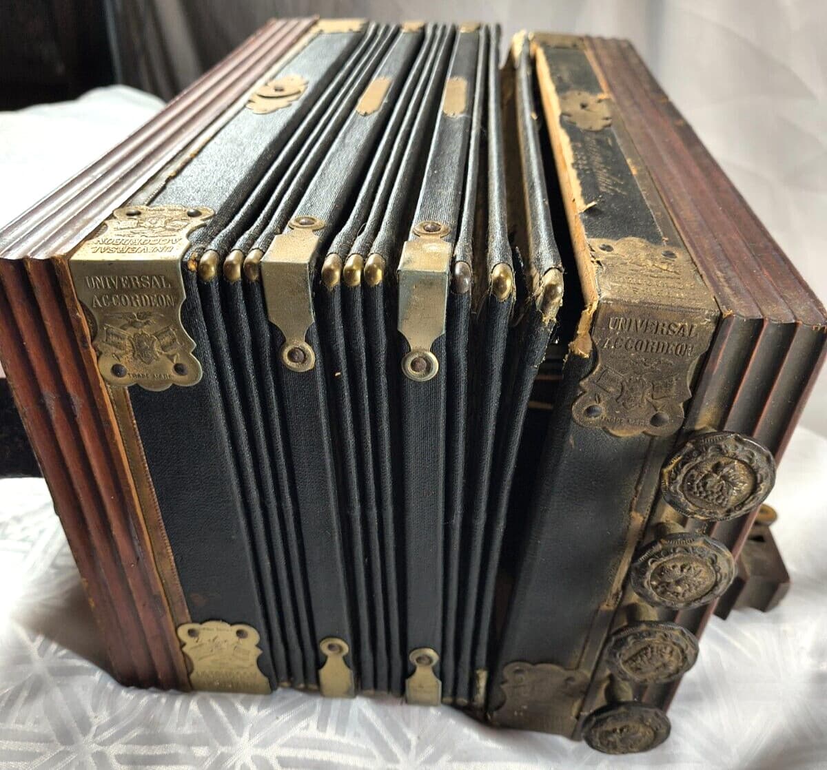 Antique UNIVERSAL ACCORDIAN - German "THE PITZSCHLER"  NO 35941  D.R.G. SCHUTZ 5