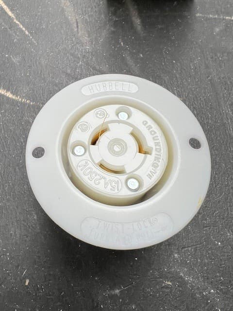 Hubbell HBL4585C, 15A 250V Flanged Receptacle 2