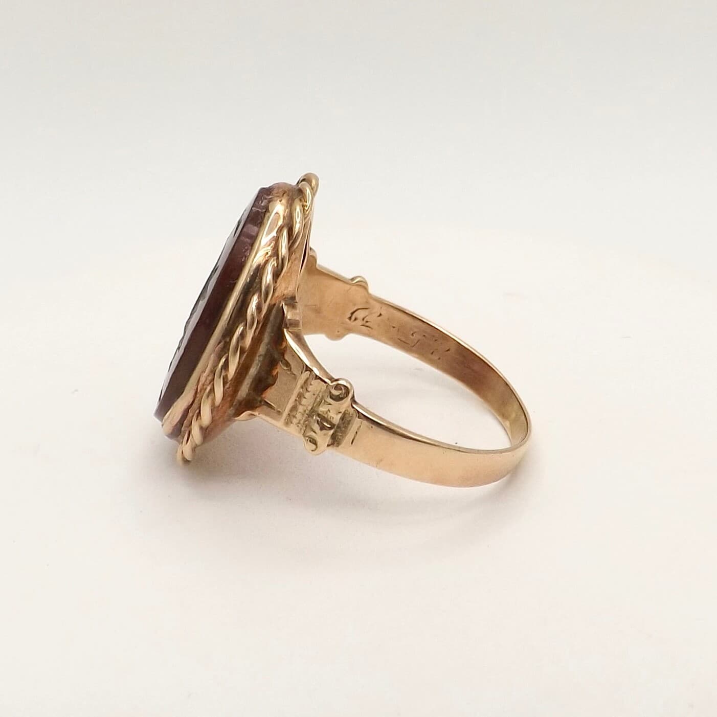 14k Gold Carved Carnelian Soldier Warrior Intaglio Ring Victorian Setting sz9 3