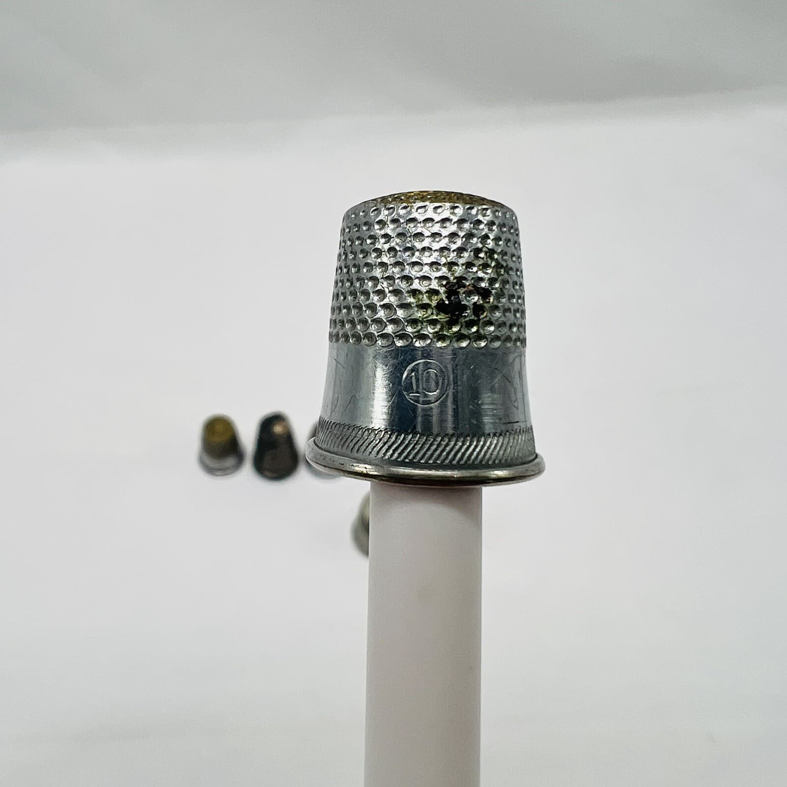 Thimbles Vintage Metal Thimbles Lot of 10 Pieces Various Sizes 4