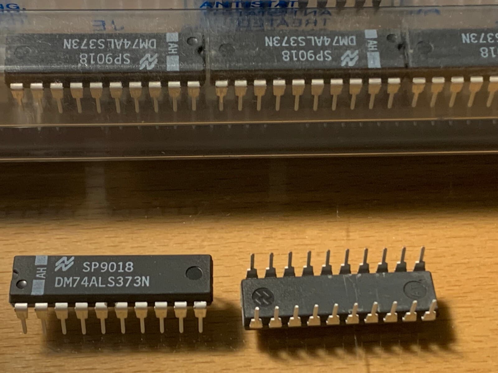  DM74ALS373N - NATIONAL IC - LATCH TRANSP OCTAL D 20-DIP  3