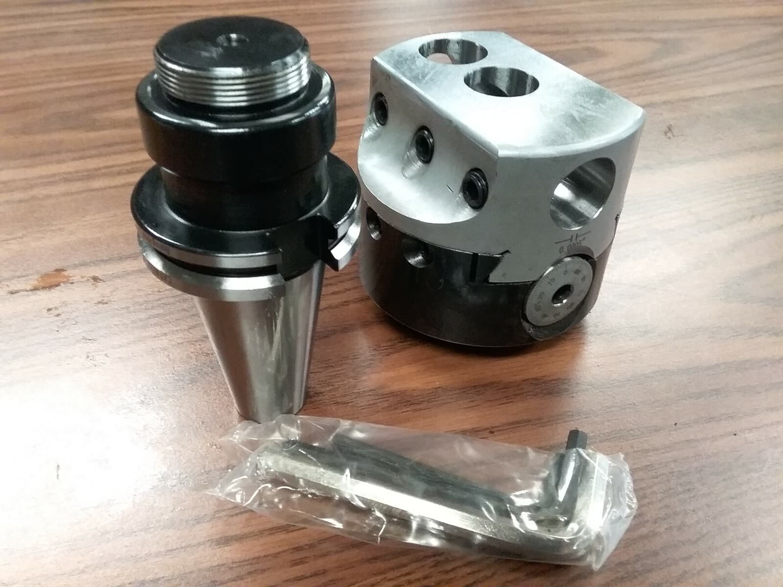 4'' PRECISION ADJUSTABLE BORING HEAD WITH CAT40 SHANK w. 1" hole #820--new 3