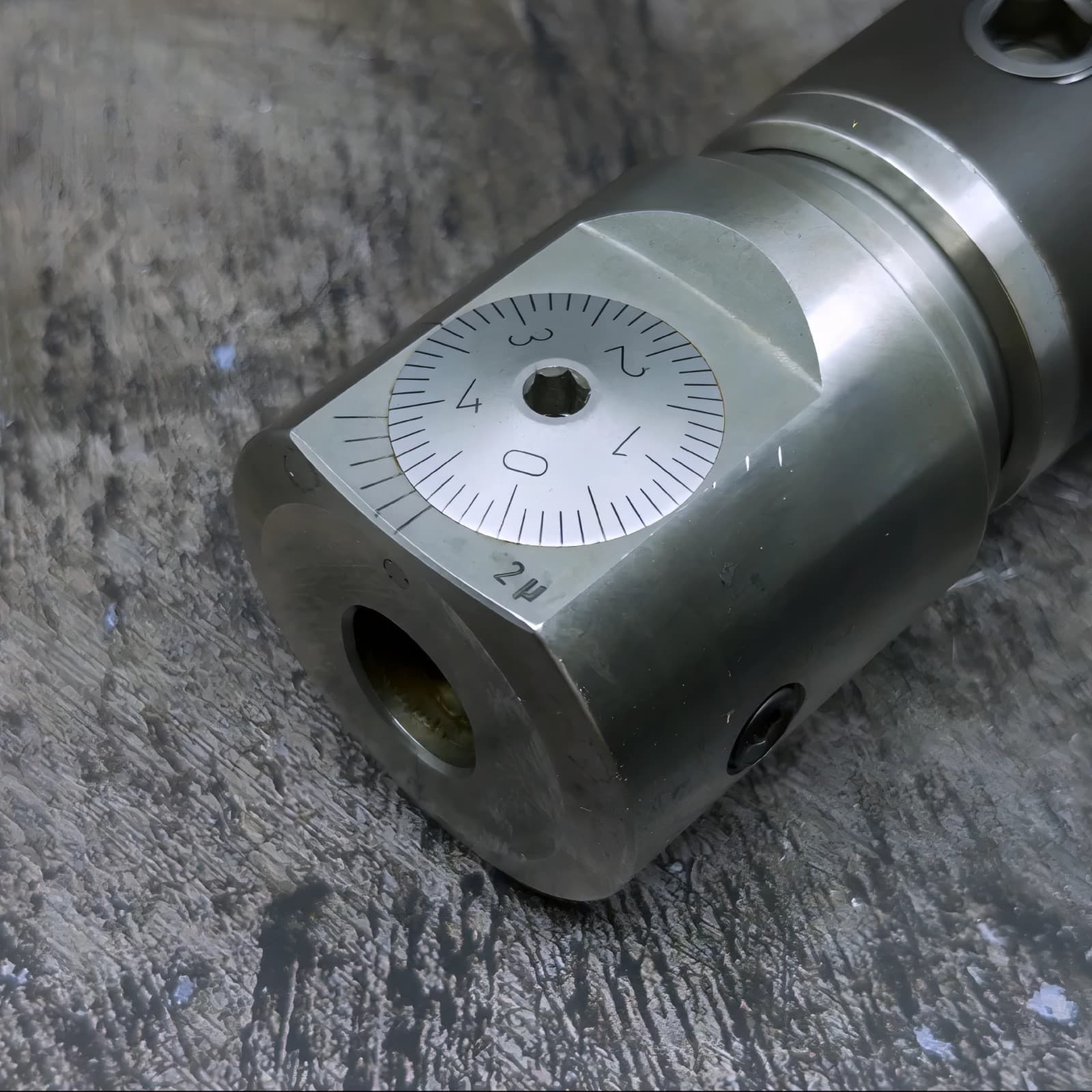 KENNAMETAL FINE BORING HEAD - KM50-FBHO-1670 - CAT40 5