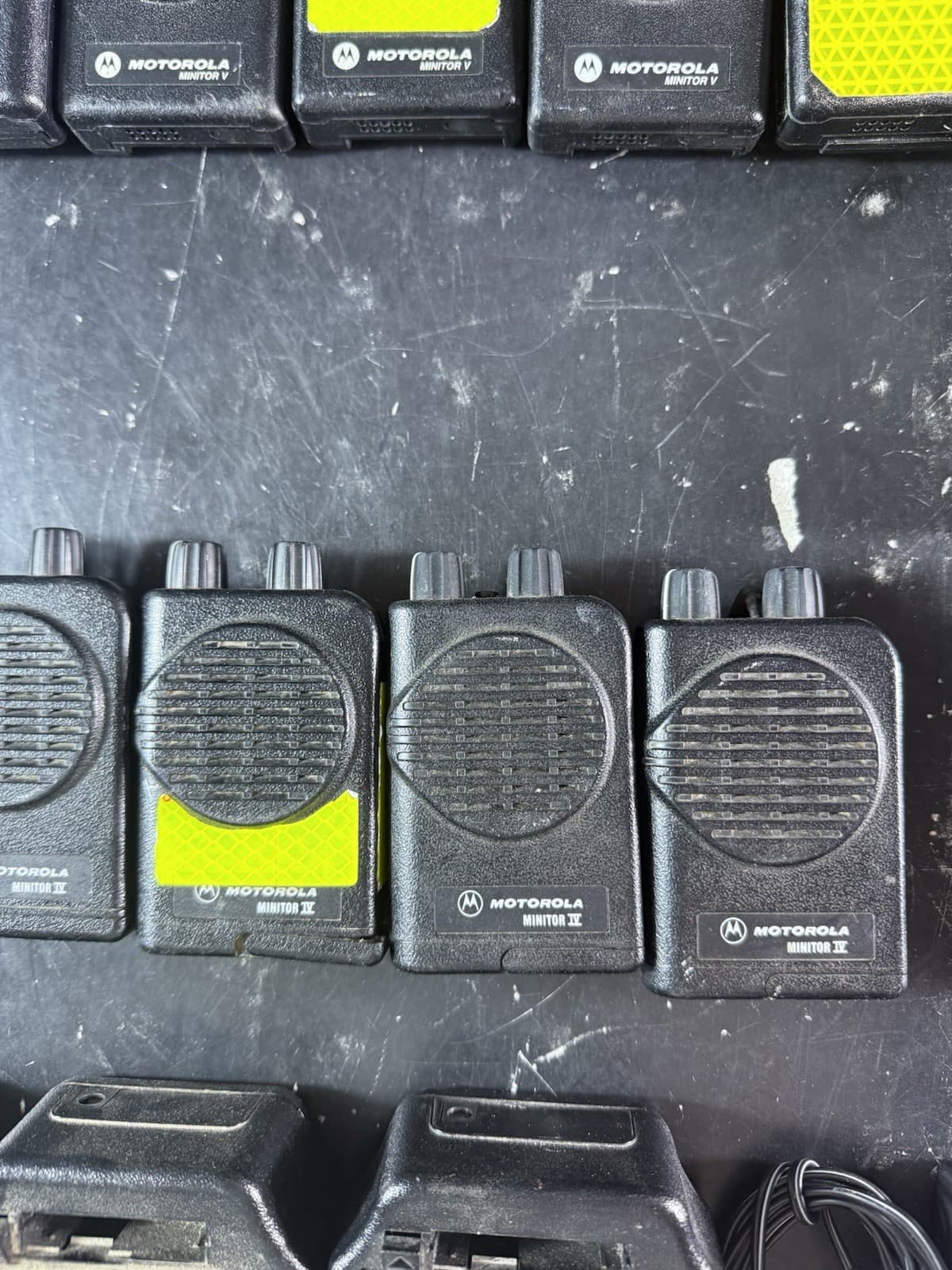 LOT OF 21 Motorola Minitor IV (5)/V (16) Pagers w/Accessories READ 6