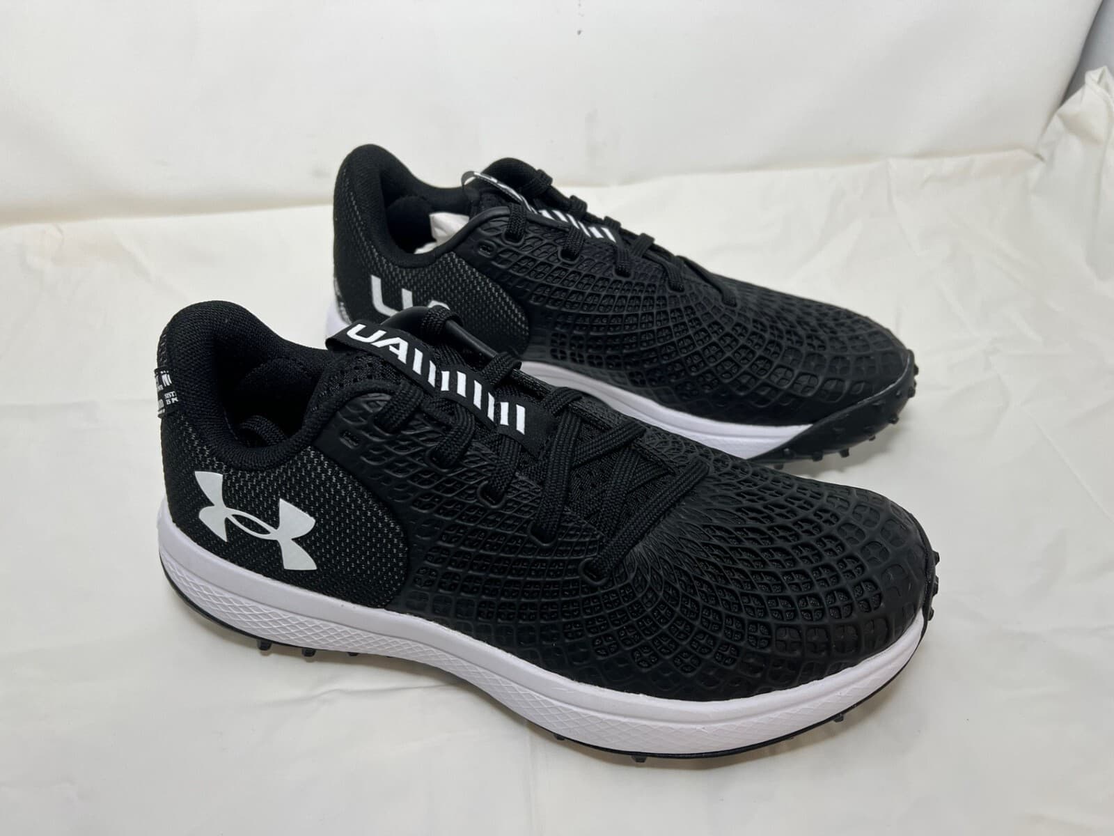Under Armour Women's Glyde 2.0 Turf Softball Shoe Black size 7.5