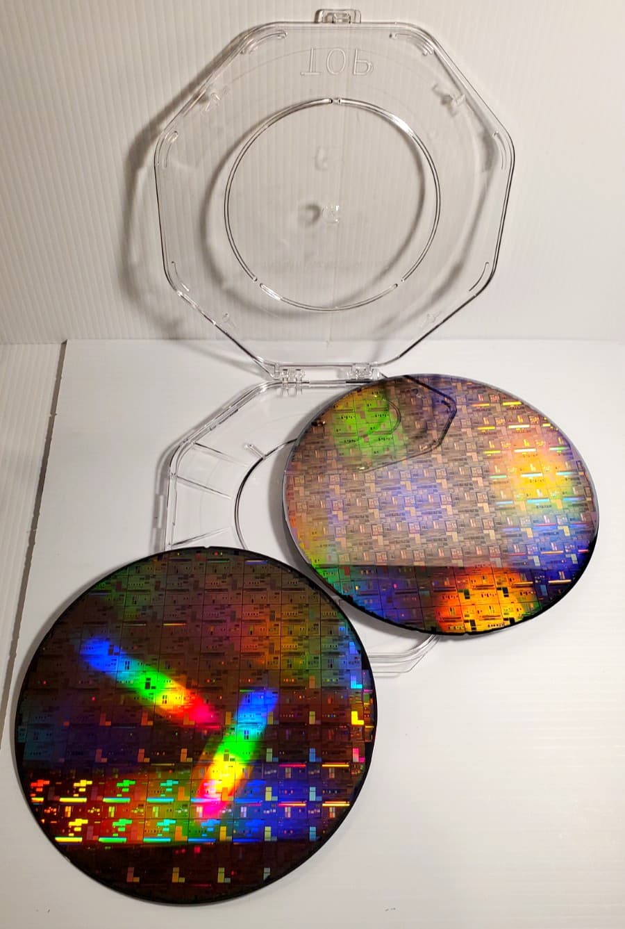 2 PC Lot  8" CU Copper IC Semiconductor Silicon Wafers in Fluoroware Container 3