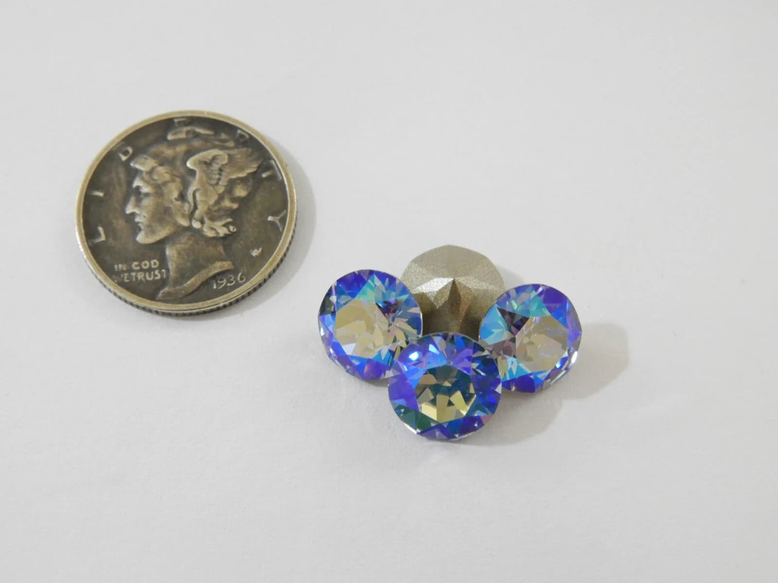 Light Sapphire Illumine F (39ss - 8mm) Swarovski 1088 XIRIUS Chaton Rhinestones 2