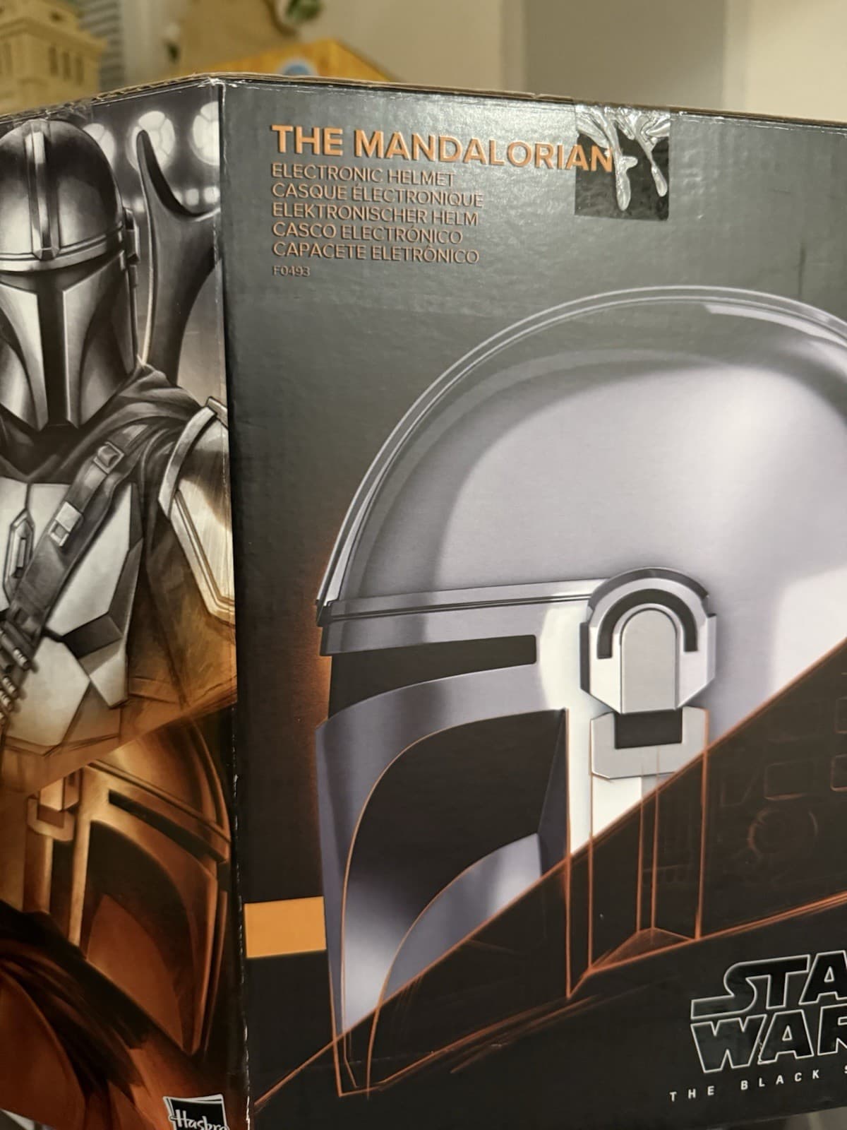 Hasbro Star Wars The Black Series The Mandalorian Premium Electronic Helmet