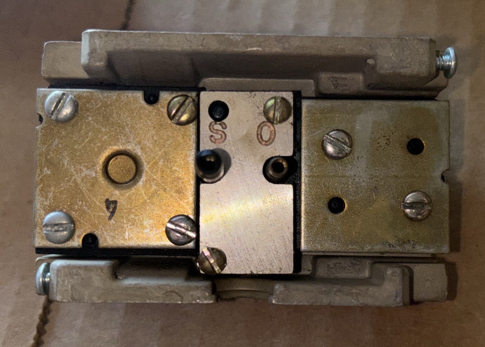 Johnson Controls T-4002-201 Pneumatic Thermostat, Single Temperature, Heating 4