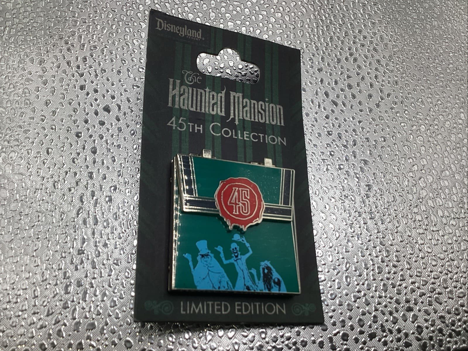 Disney Le 1500 Haunted Mansion Pin And Nightmare For Christmas Jack Pin￼ 2