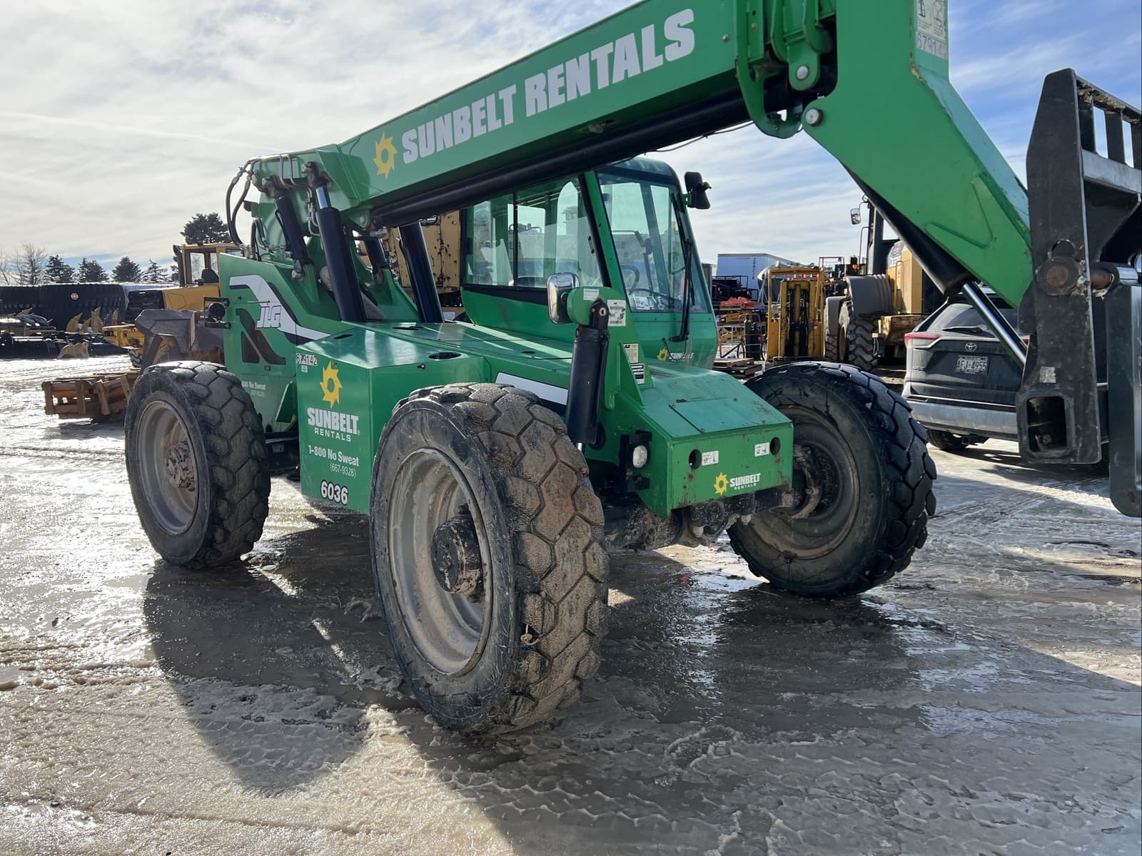 2015 JLG 6036 6000# capacity cab heat Cummins diesel 2800 hours 60” Forks 3