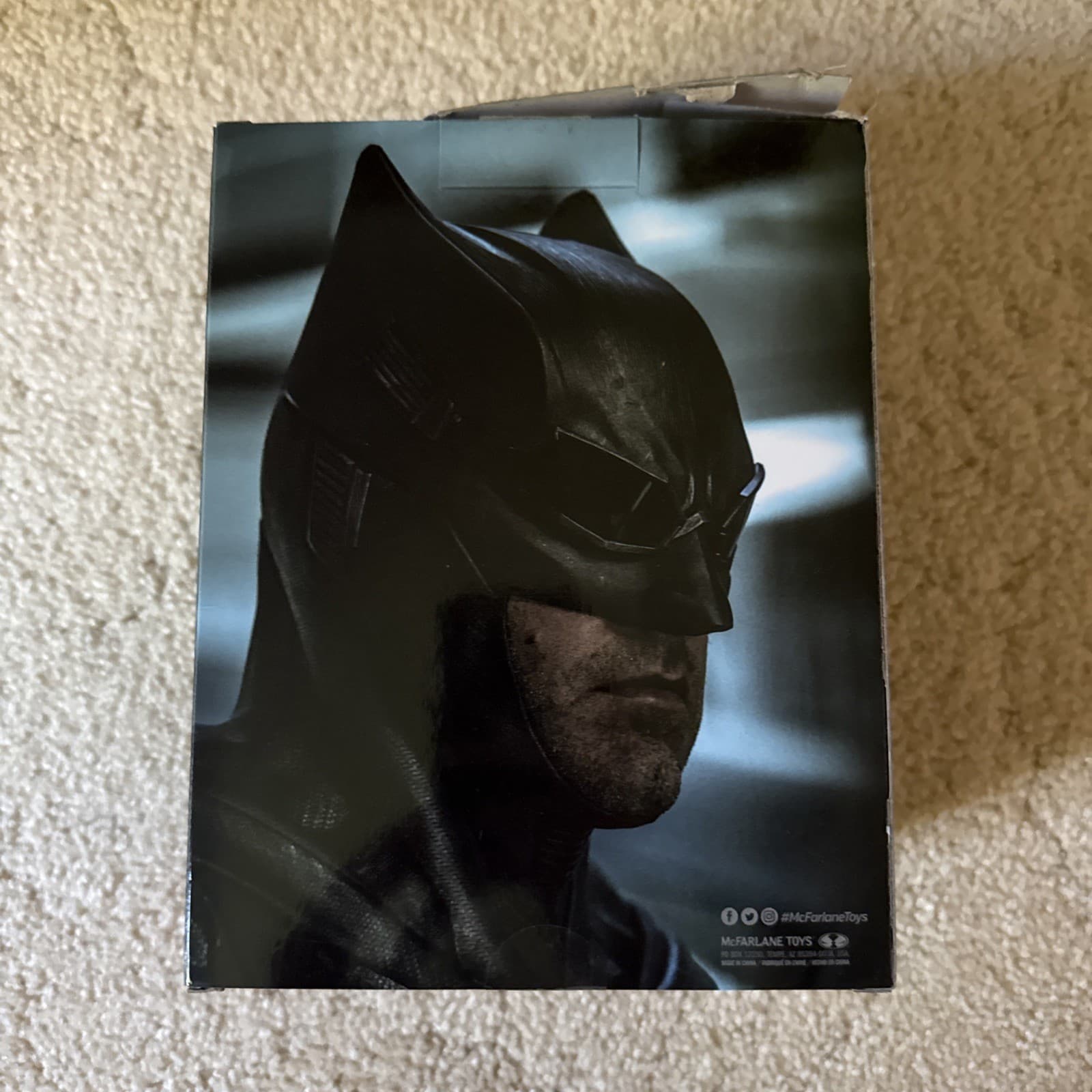 McFarlane DC Direct Prop Batman 1:3 Scale Justice League 2017 Cowl DAMAGED BOX 2