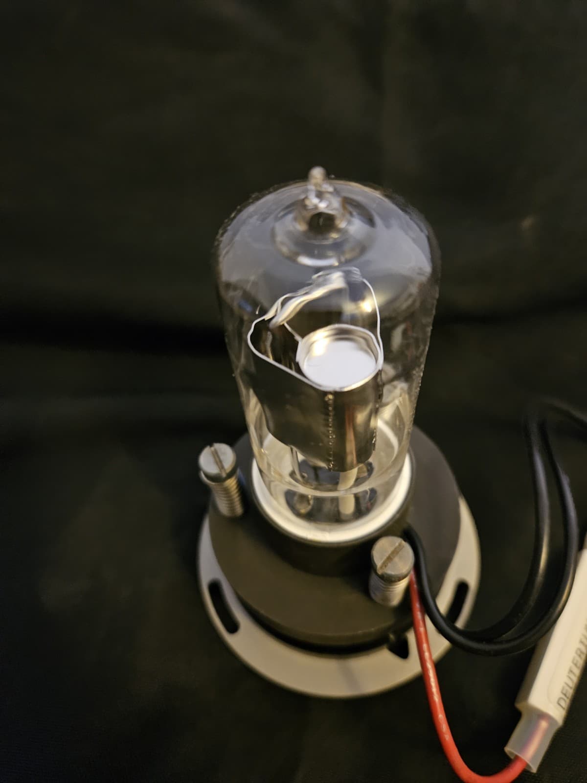 NEW Deuterium Lamp for Waters 486 HPLC UV Detector – Genuine–3 Pin #051306218 2