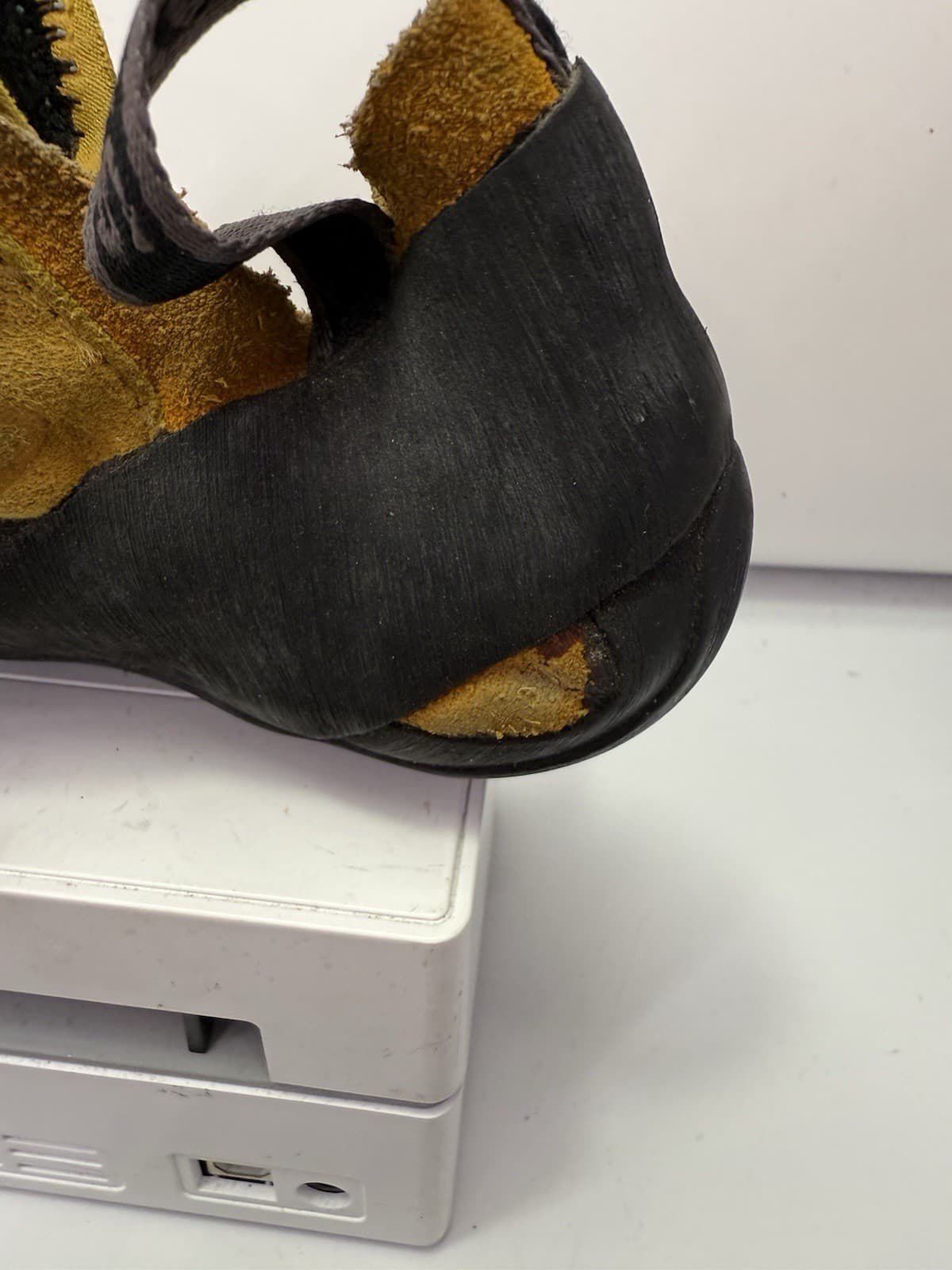 Rogue Five Ten 5.10 Lace Climbing Shoes Beige Women’s 9 4