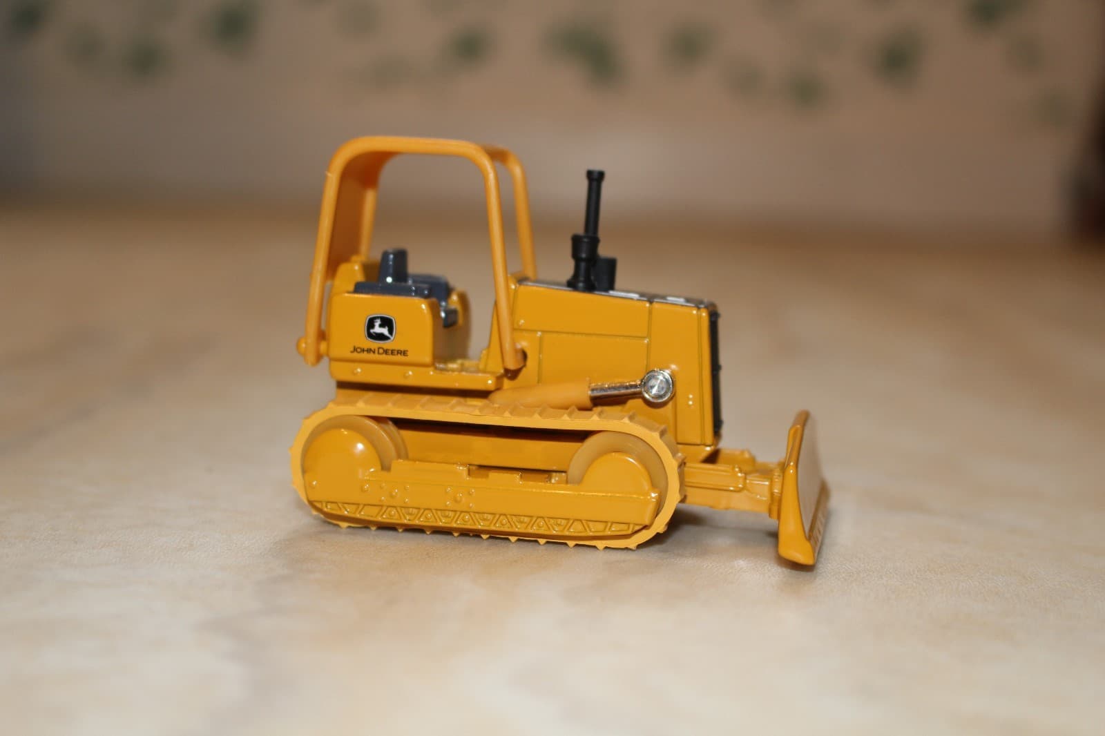 Deere QTY 50 toy Dozers Construction tractor Farm 1/64 scale agriculture equip 4
