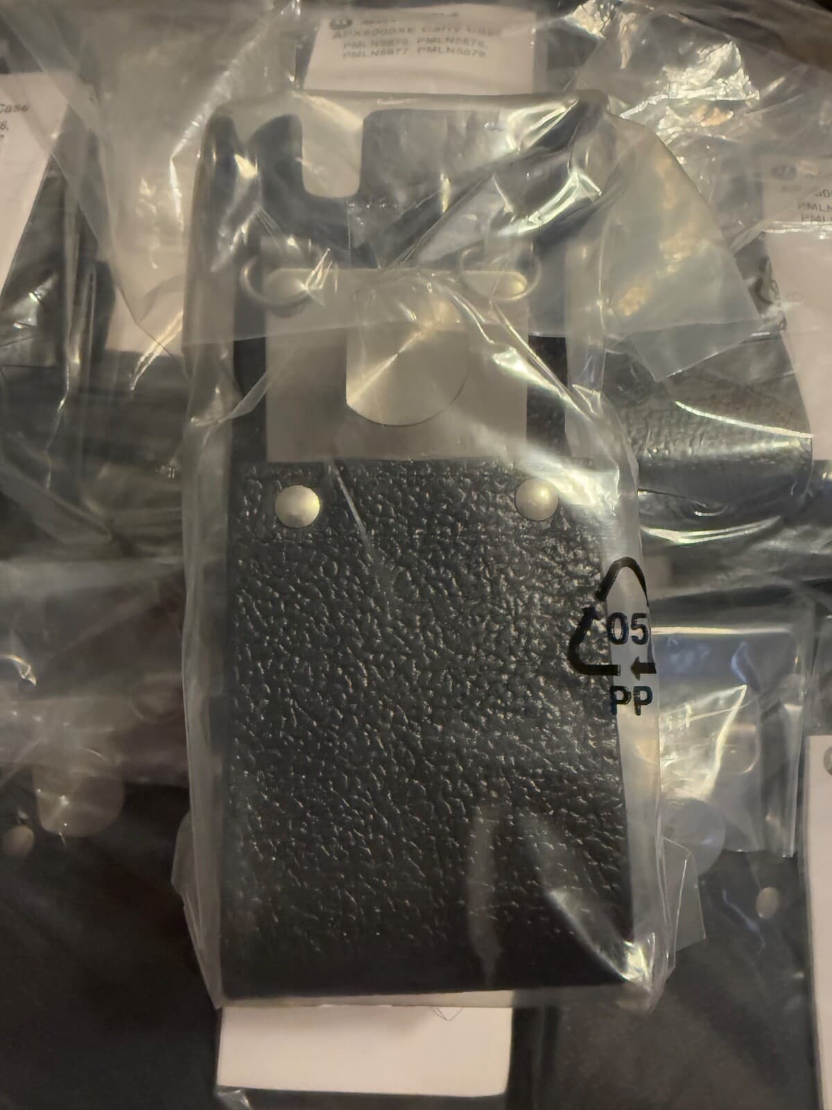 Motorola APX6000XE Leather Carry Case with 2.75" Swivel Belt Loop PMLN5875A 6