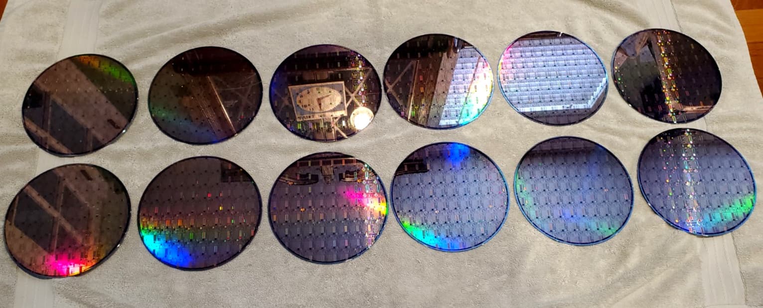 12 PC Lot IC Chip Semiconductor Silicon 200mm 8" Wafers All Same Lithography #GH 2