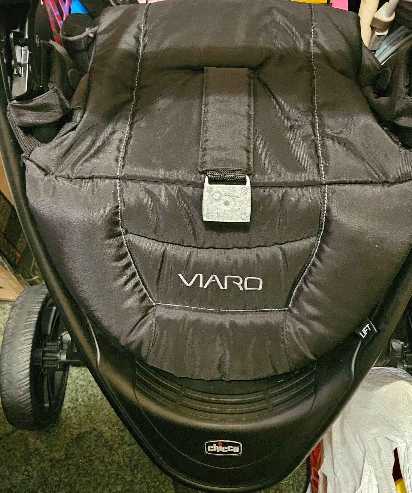 Barely used Chicco Viaro System Stroller w/ KeyFit 30 infant Seat Black 2