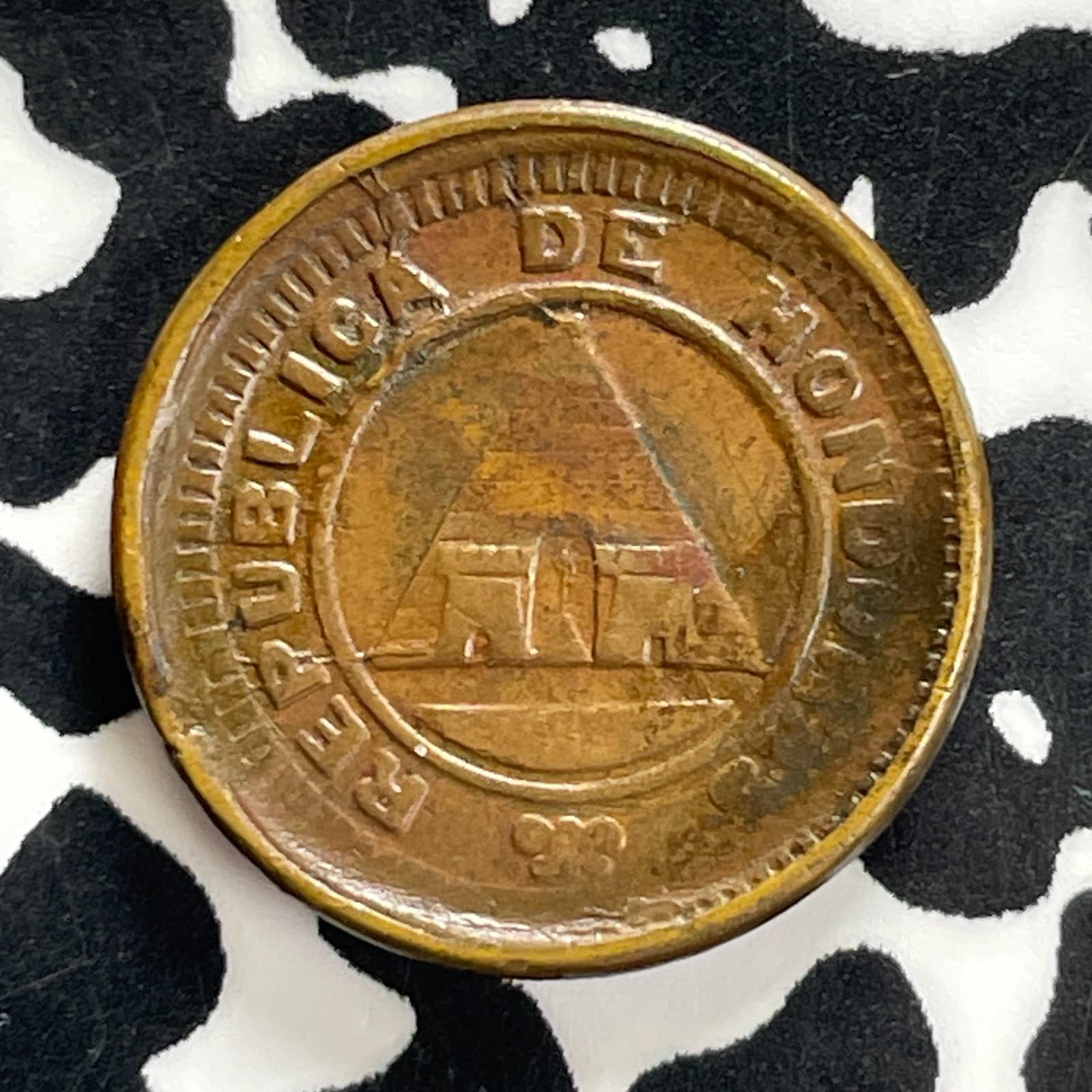 1920 Honduras 1 Centavo Lot#JM0182 Very Scarce! 30,000 Minted 2