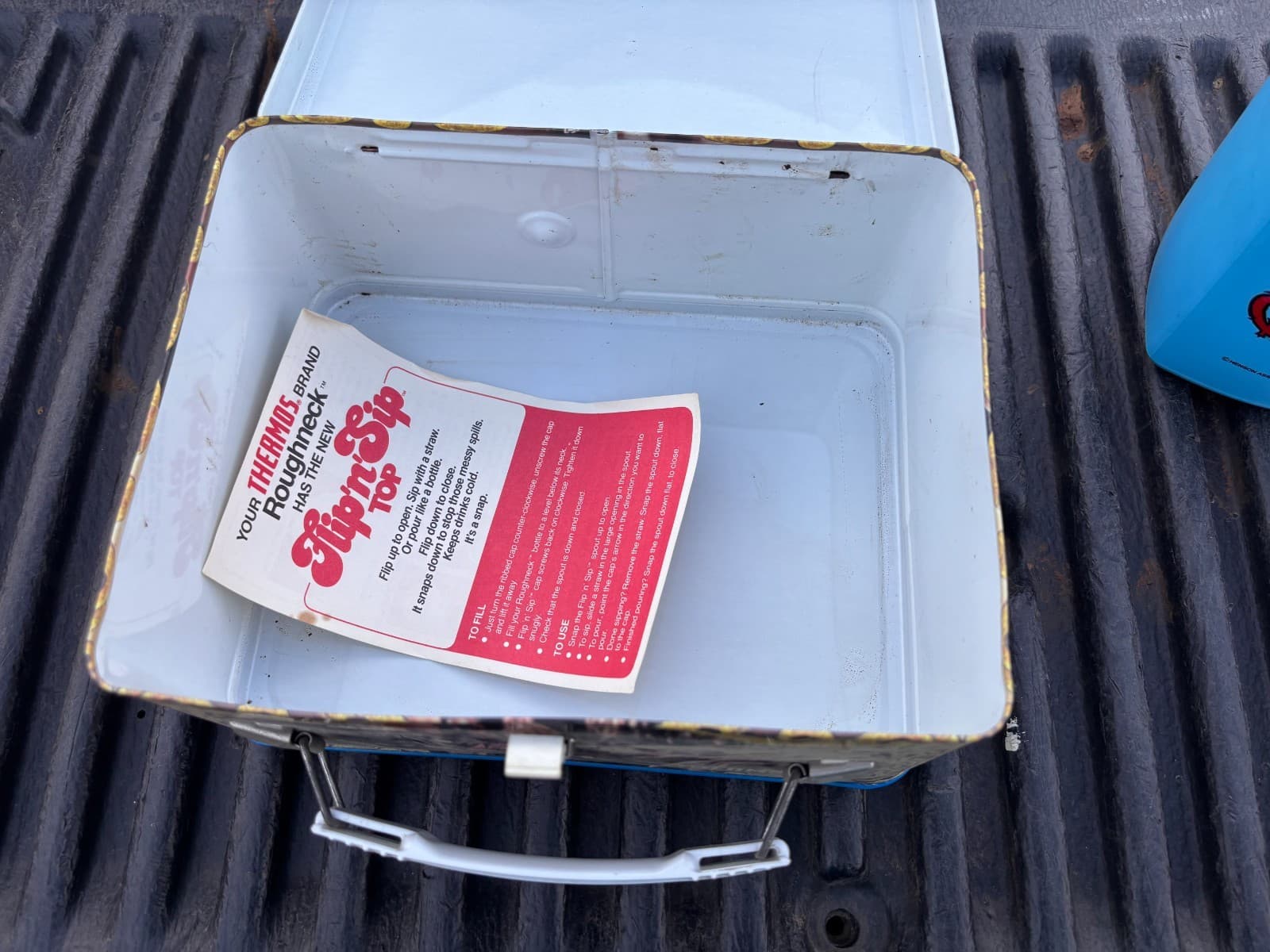 1982 ‘The Dark Crystal’ lunchbox with thermos and original paper work 6