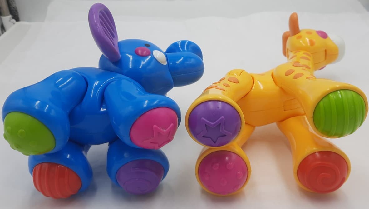 Fisher Price Amazing Animals Click Clack Giraffe & Elephant Sensory Poseable Toy 6