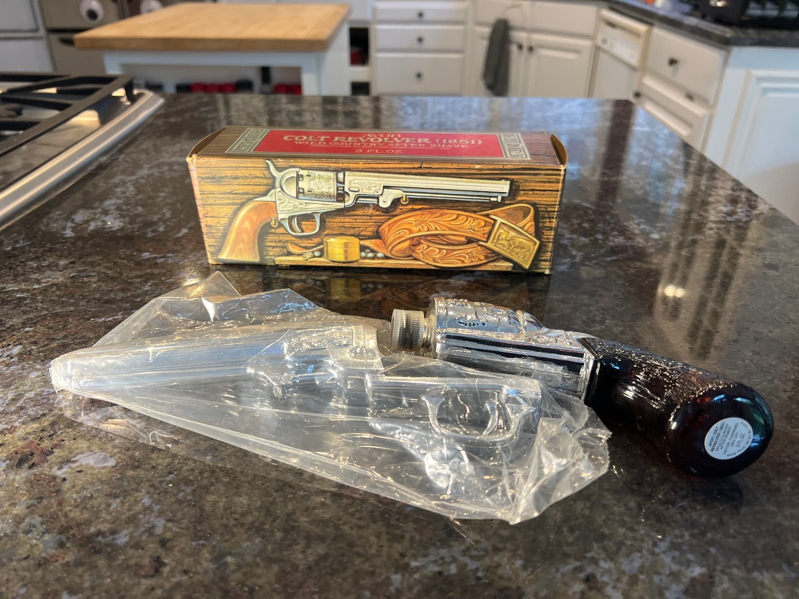 Avon Colt Revolver 1851 Wild Country After Shave Bottle With Box 3 Fl Oz