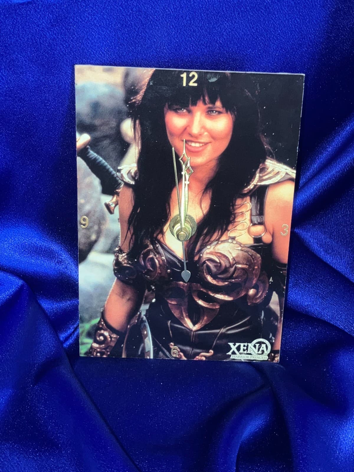 RARE XENA: WARRIOR PRINCESS (Lucy Lawless) Desk Clock