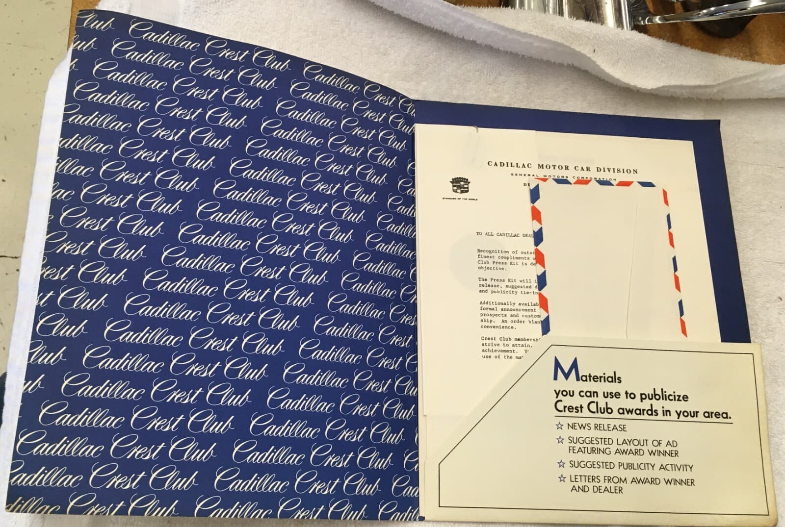 1970 Cadillac Crest Club Press Kit Dealership Fleetwood Eldorado Seville Brougha 2