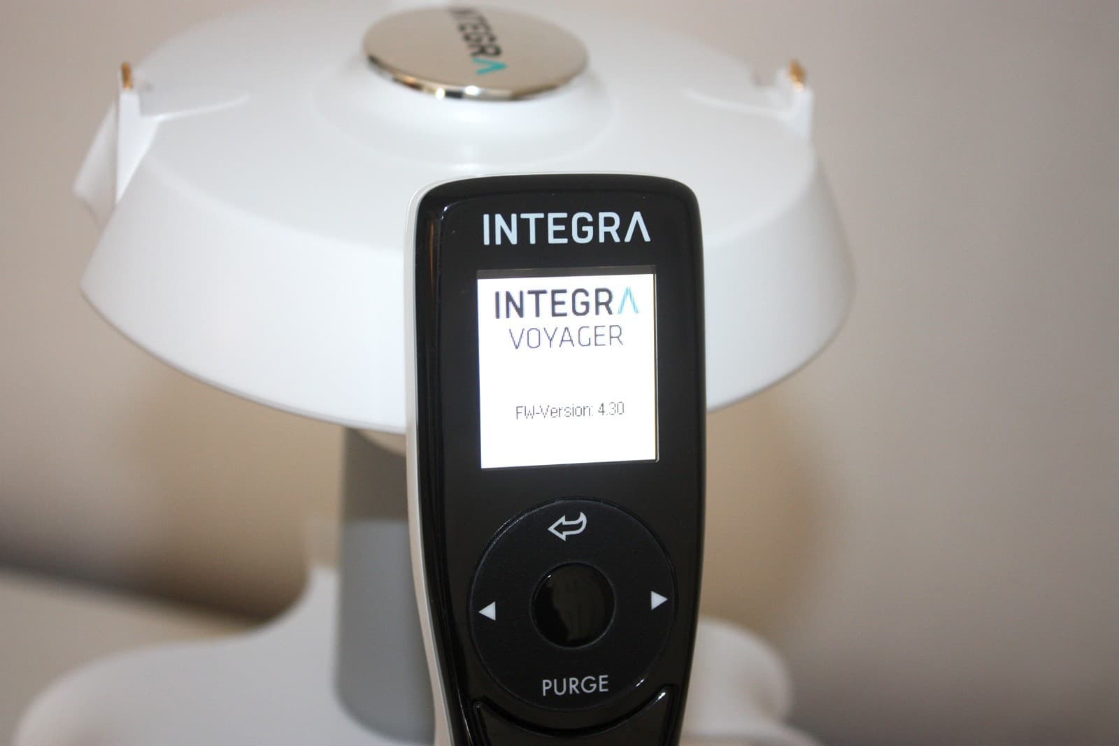 Integra Biosciences VOYAGER 4722 Electronic Pipette, 8 Channel, 5-125ul CAL'D 2