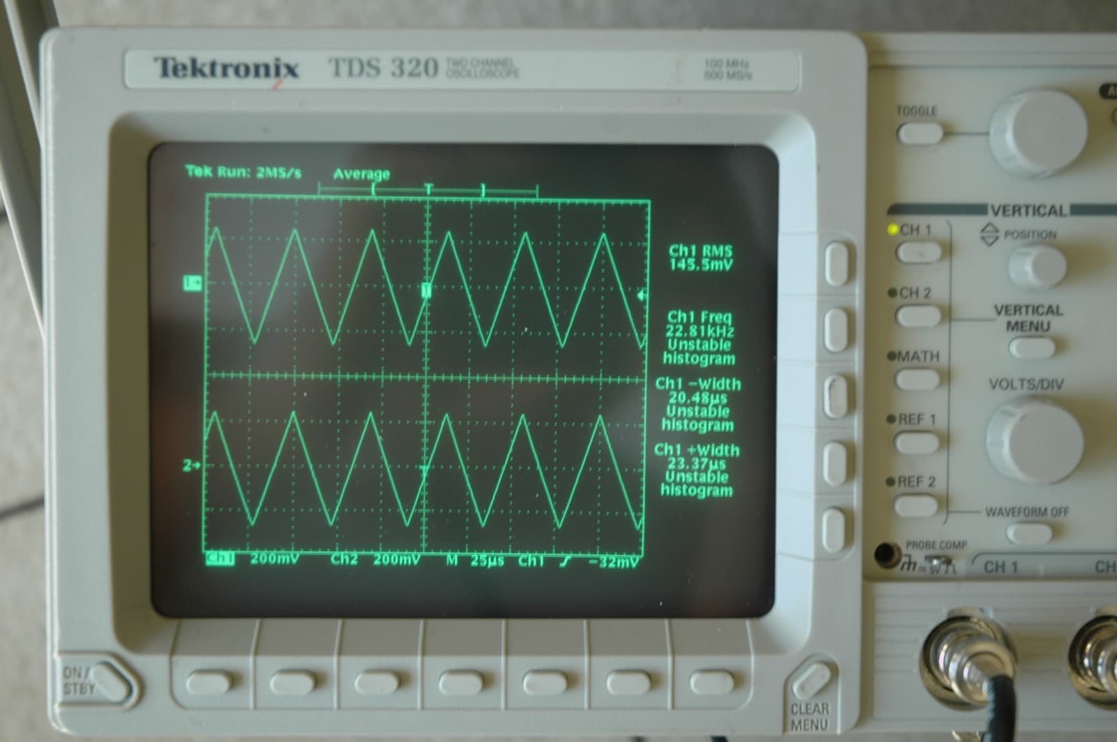 Tektronix TDS 320 100Mhz Digital Oscilloscope Calibrated only power up 214 times 6