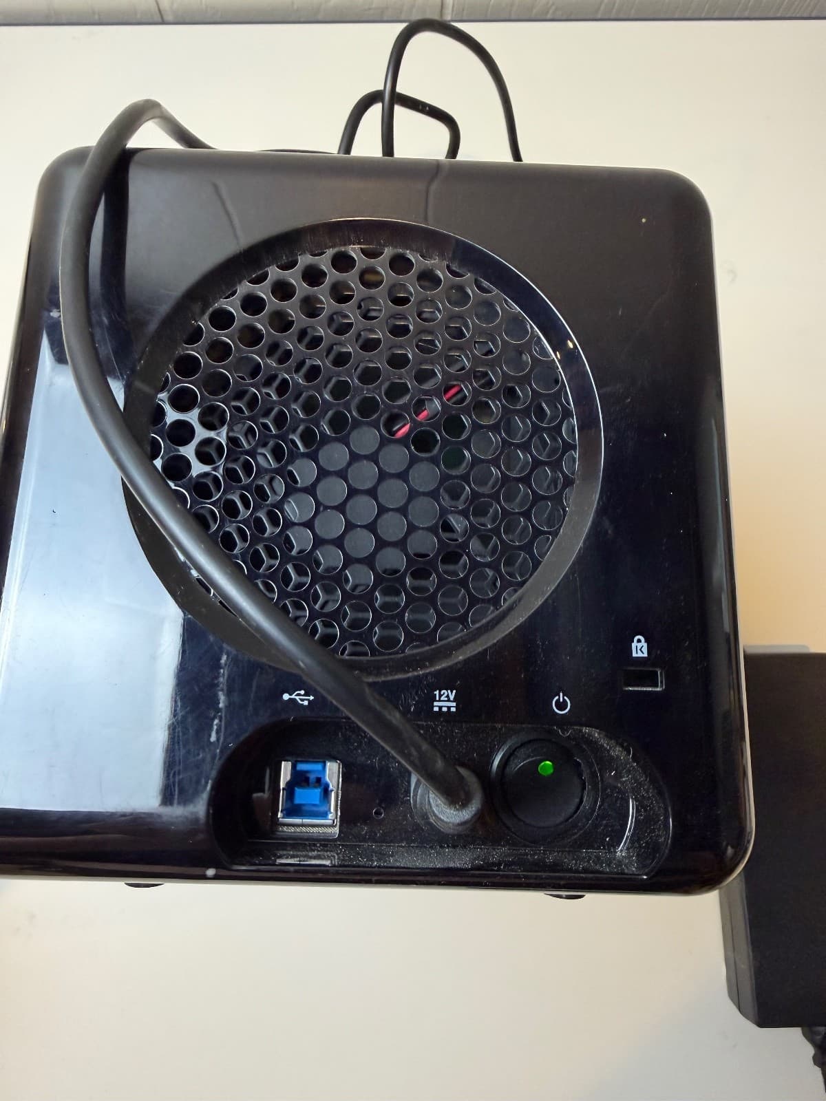 Drobo DDR3-A 922-00001-001 4-Bay Direct Attached Storage Array NAS w/ Power Cord 4