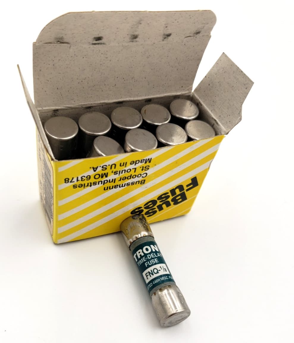 New Box of 10 Eaton Bussmann FNQ-1/8 500V 0.125A TRON Time-Delay FNQ Series Fuse 4