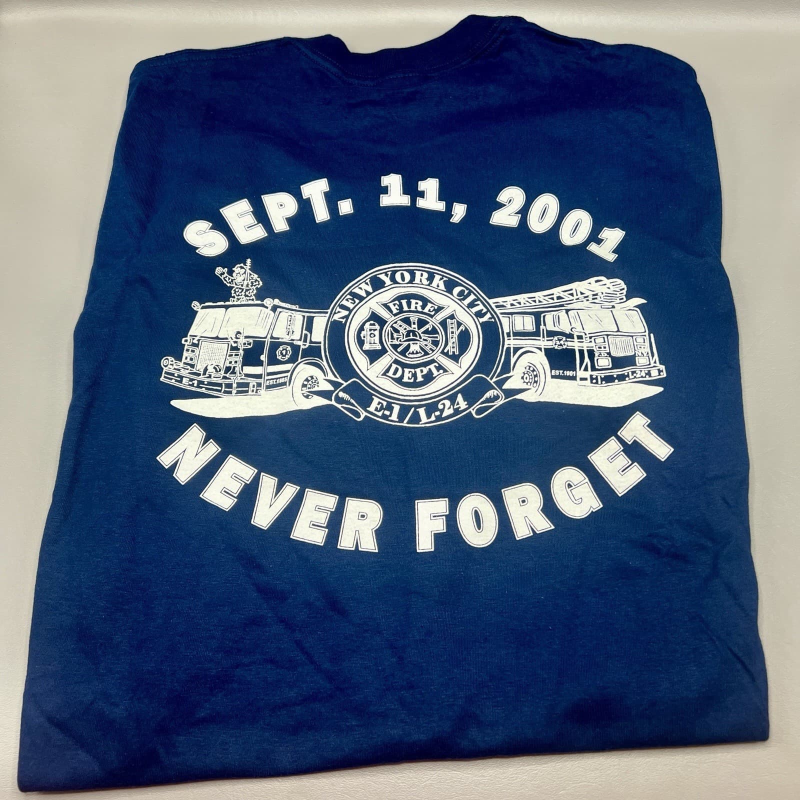 Vtg Fire Fighter Engine 1 Ladder 24 Shirt FDNY Bull Gorilla XL Beefy Tee 9-11 3