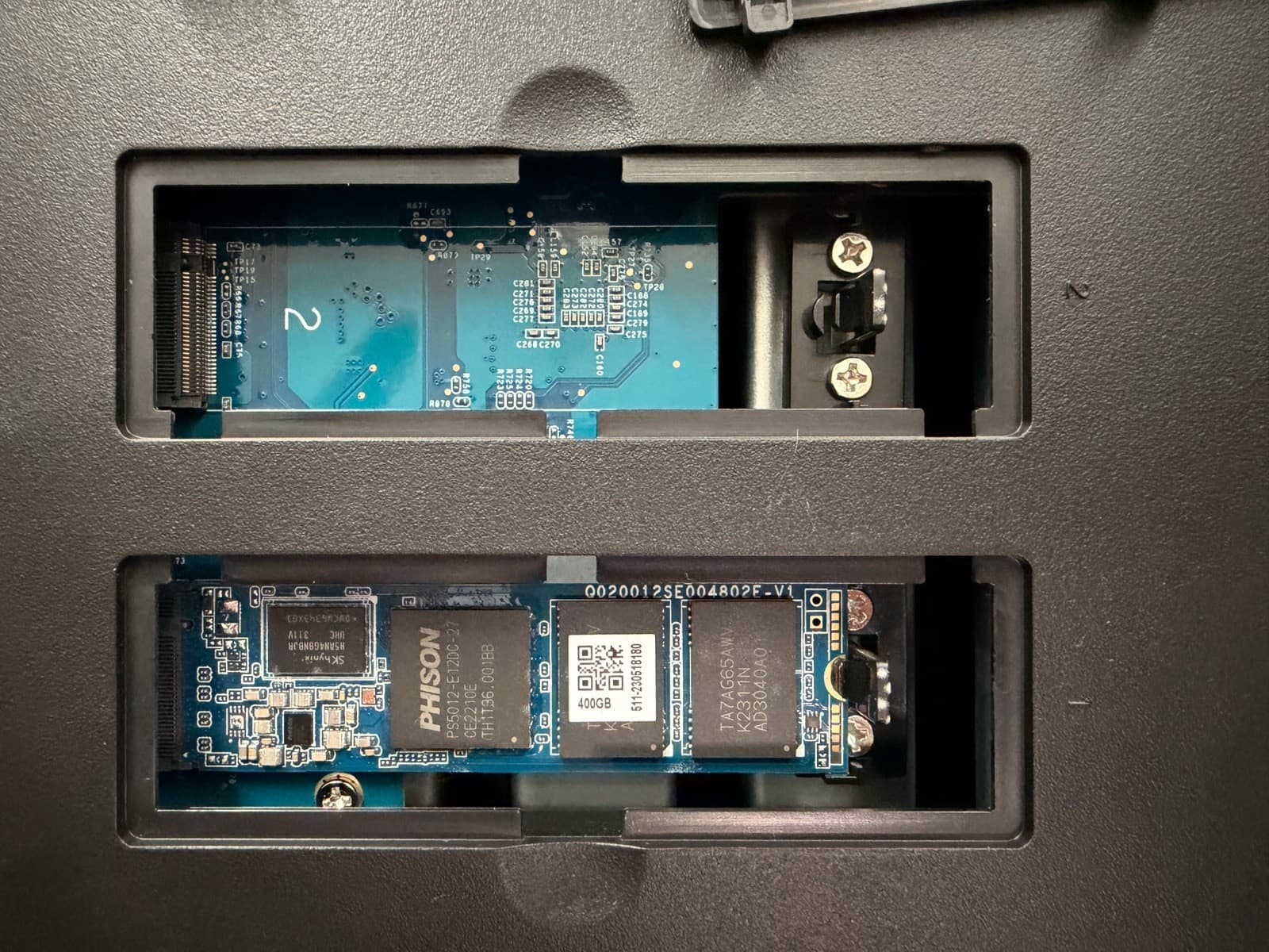 Synology 5-bay DiskStation DS1522+ , 10Gb Ethernet, Synology 400gb. Nvme 5