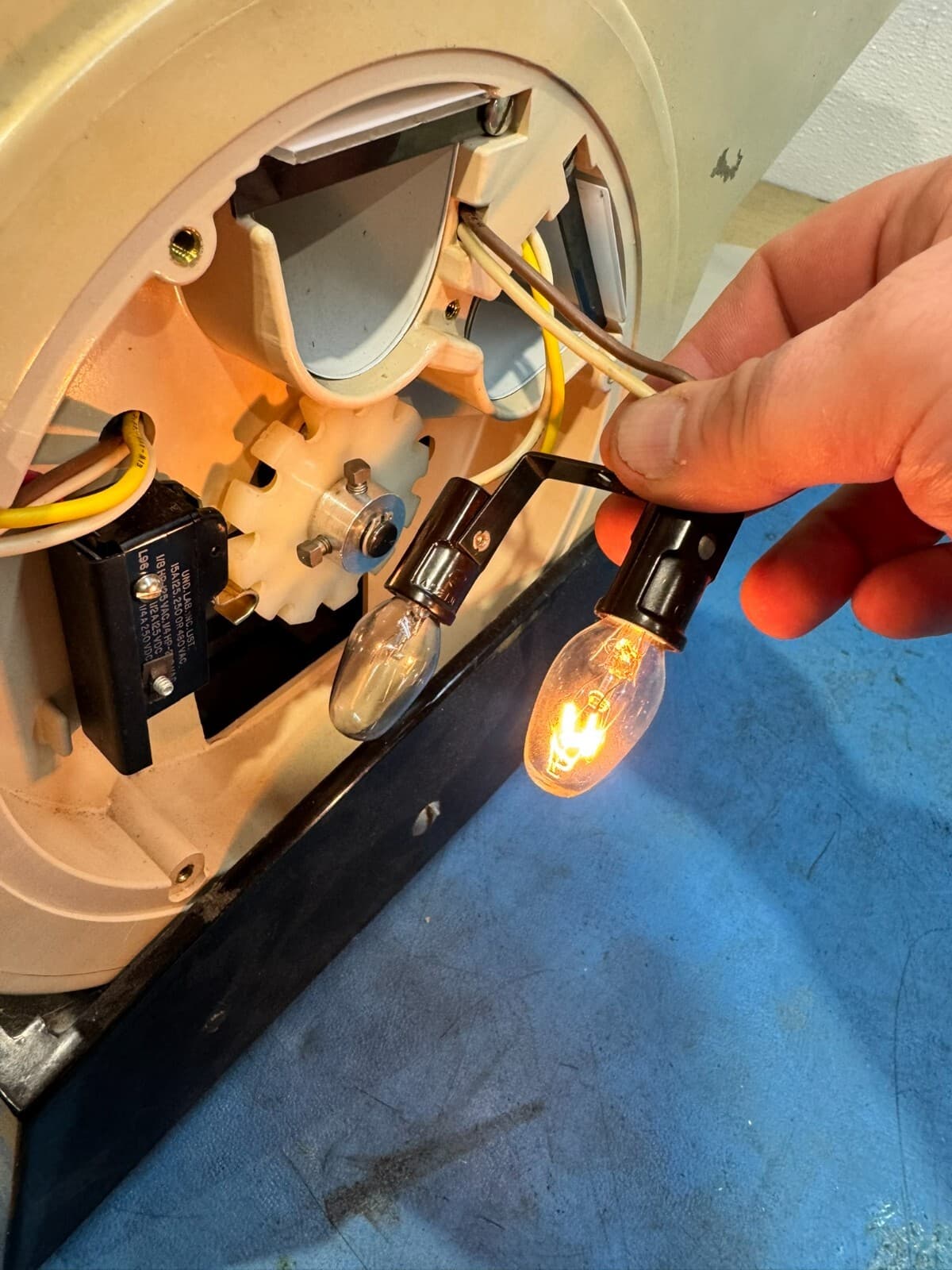 Titmus Optical Vision Tester OV-7M, Tested for power only, Read Description 2