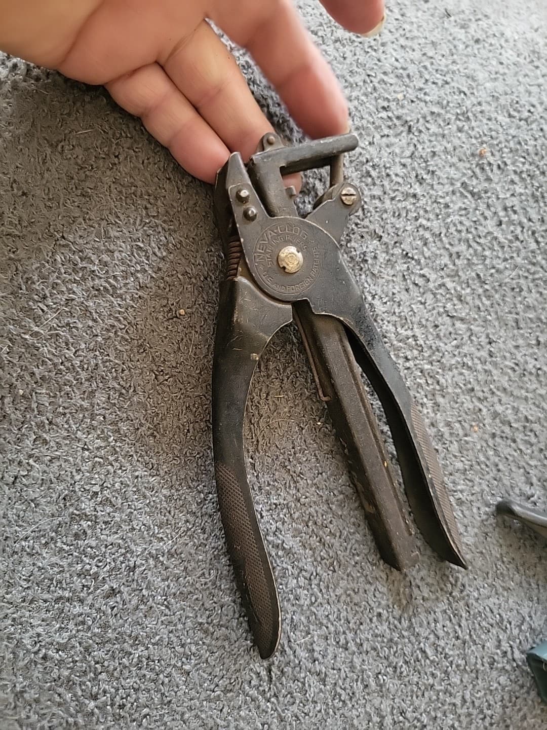 NEVA CLOG Stapling Pliers Model S-100 STAPLER Vintage USA Tool 4