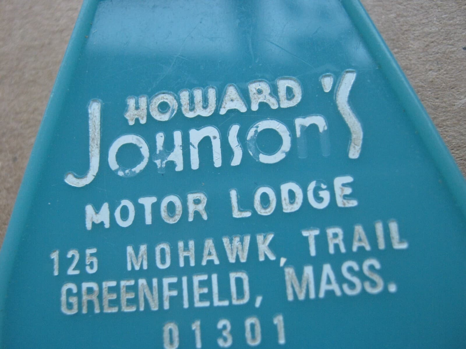 Vintage Hotel Room Key # 165 Howard Johnson's Motor Lodge Greenfield MASS 01301 2