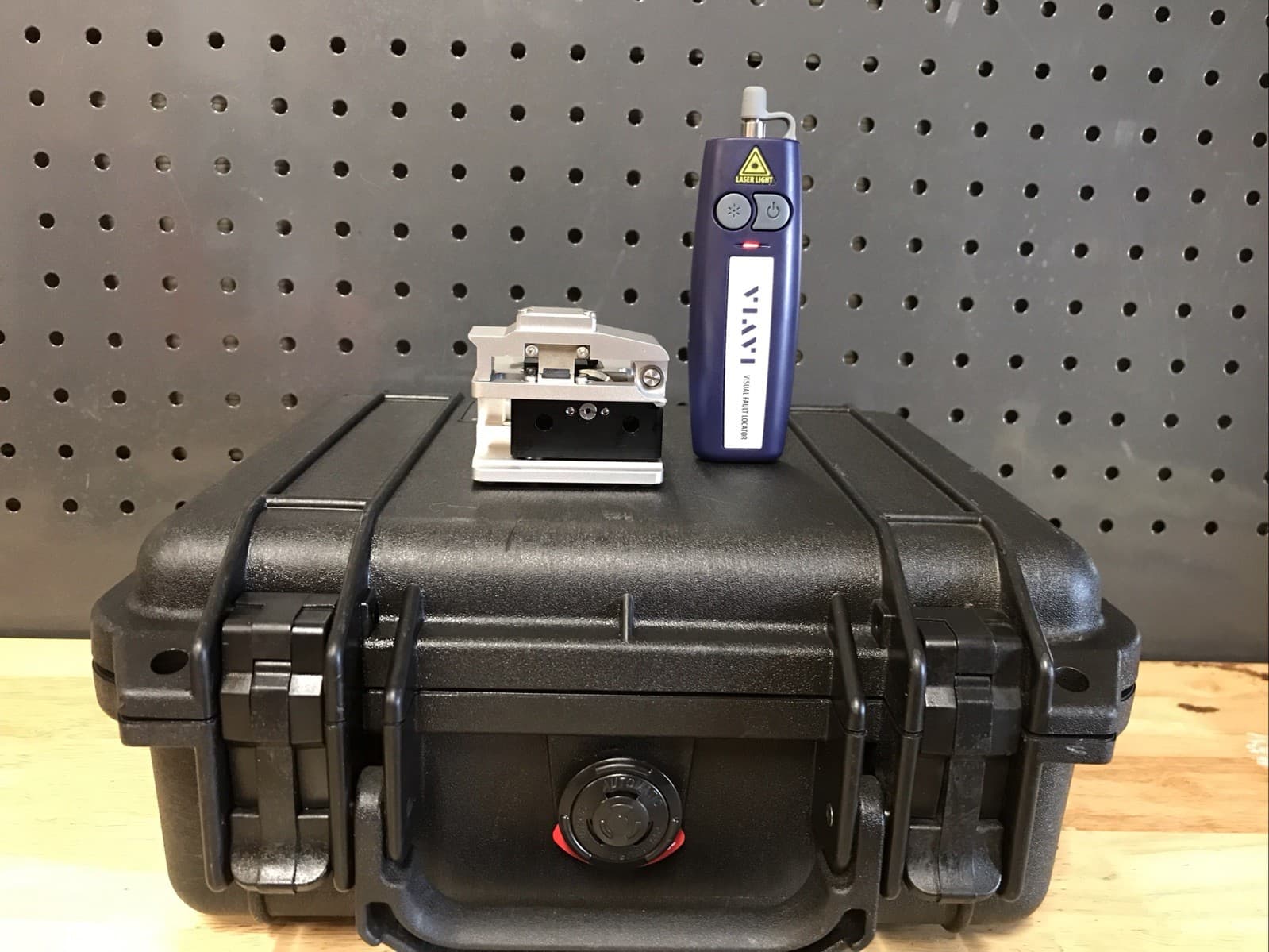 PRECISIÓN FIBER OPTIC CUTTER AND VIAVI FFL-050 Visual Fault Locator  5