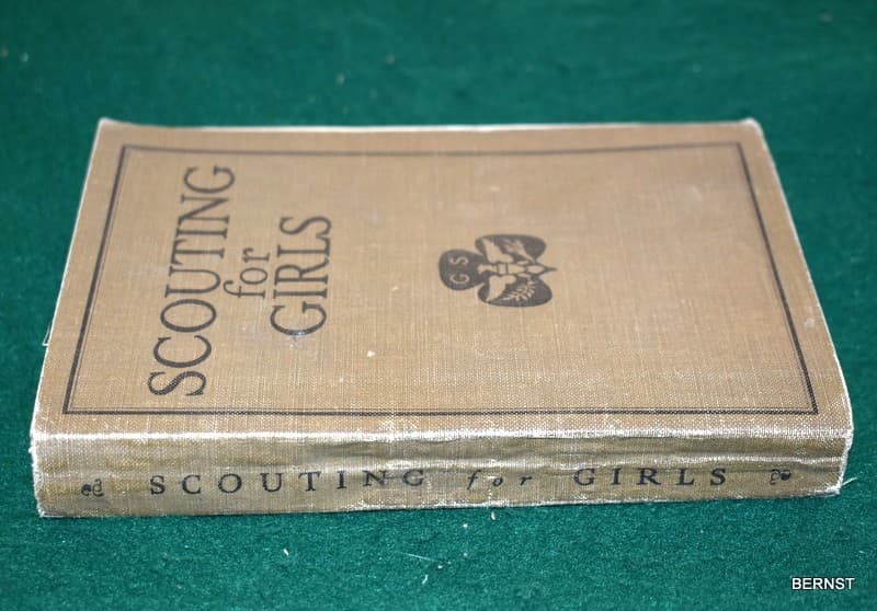 VINTAGE GIRL SCOUT HANDBOOK - SCOUTING FOR GIRLS 1920 - 1st EDITION 2