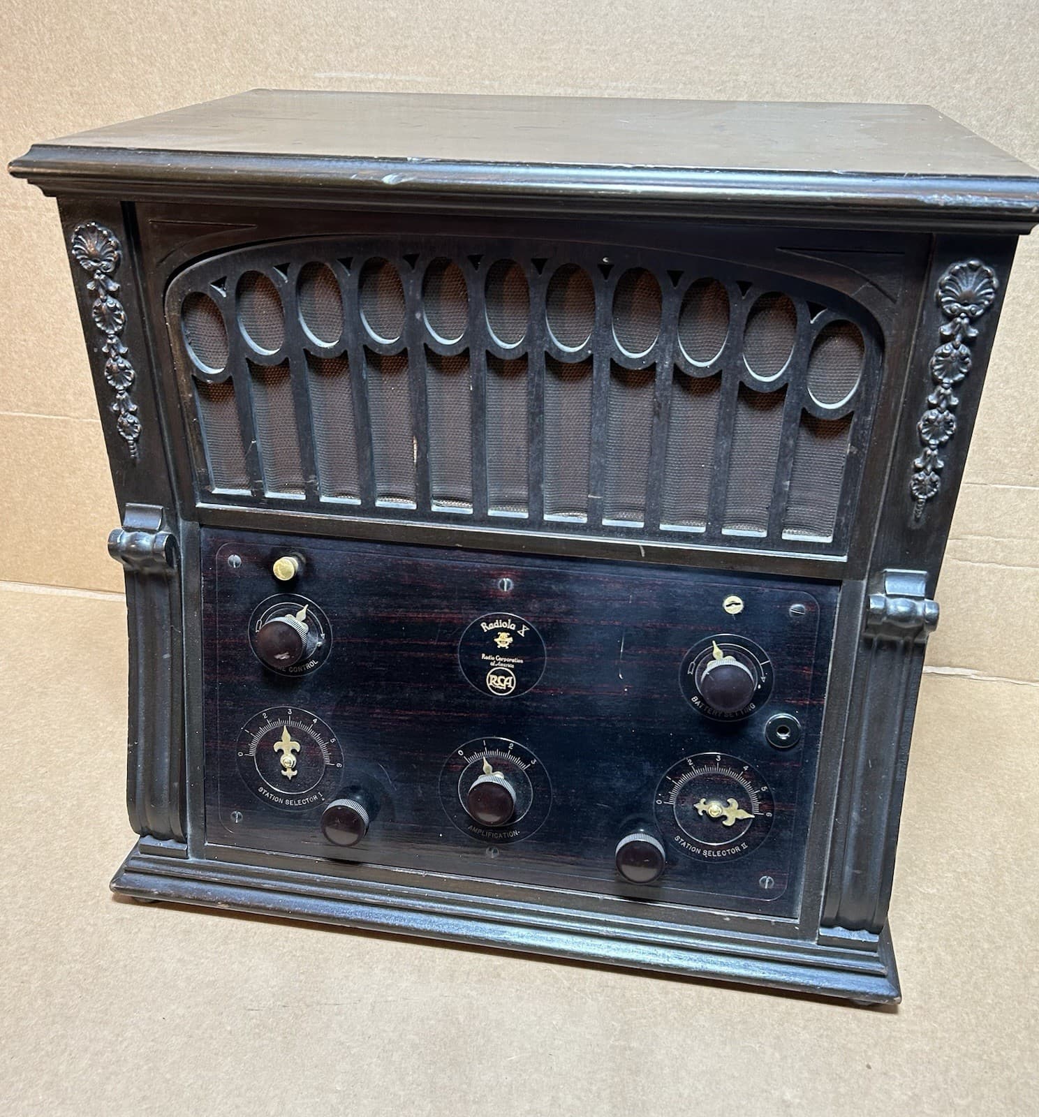 1924 RCA RADIOLA X Tube Radio Receiver Ornate Cabinet Gem of a Radio