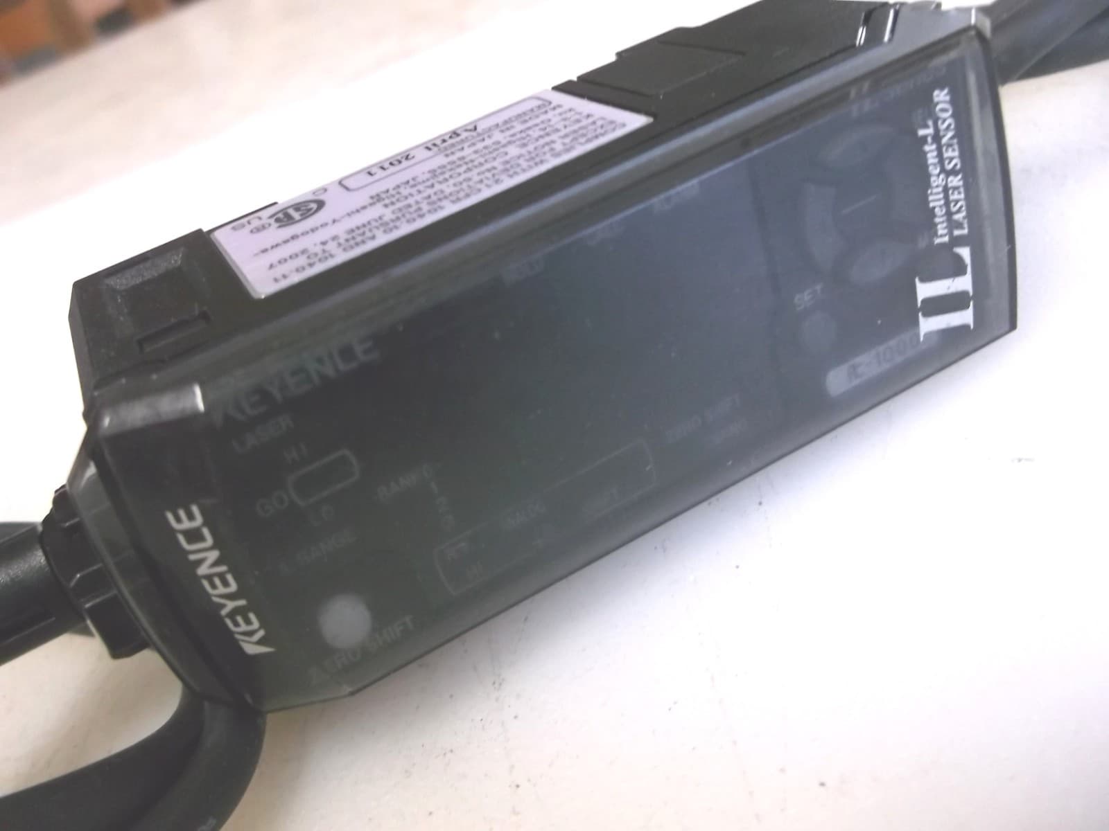 Keyence IL-1000 Digital Laser Sensor Amplifier DIN Rail Mount 2