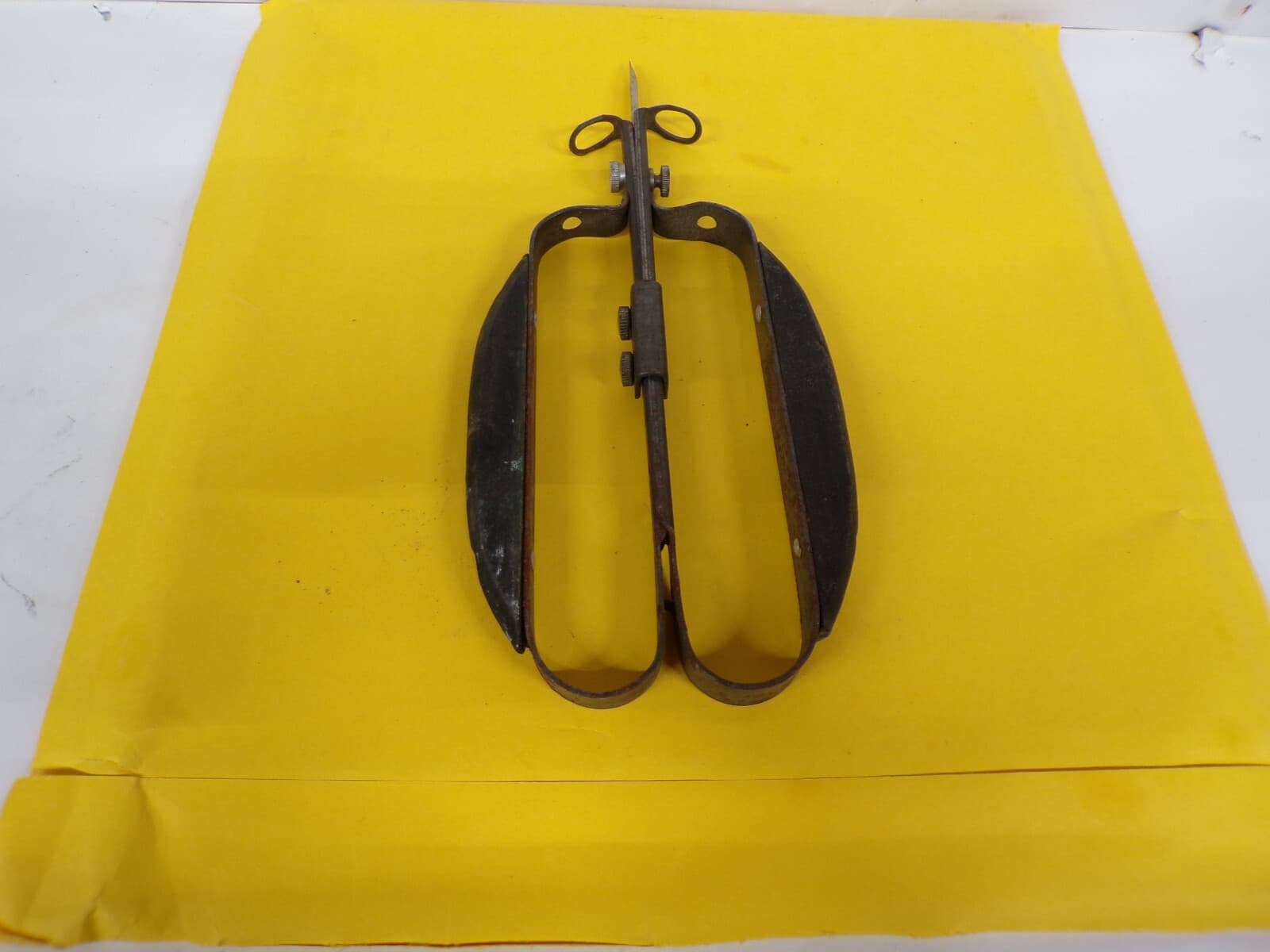 C3    Vintage Sears Roebuck Hooked Rug Shuttle Needle 5