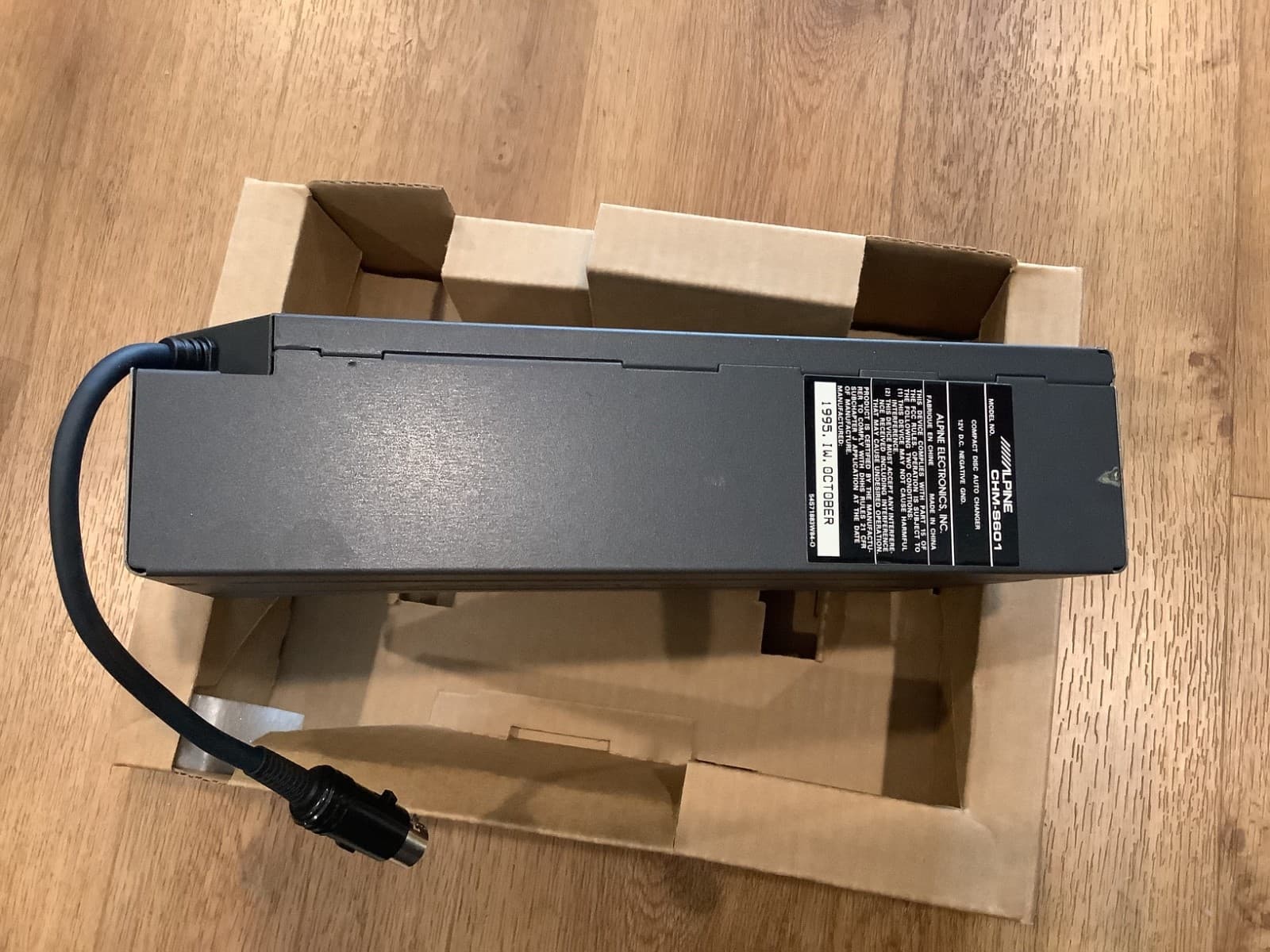 Vintage Alpine CHM-S620 - 6 CD Changer with Magazine - 4