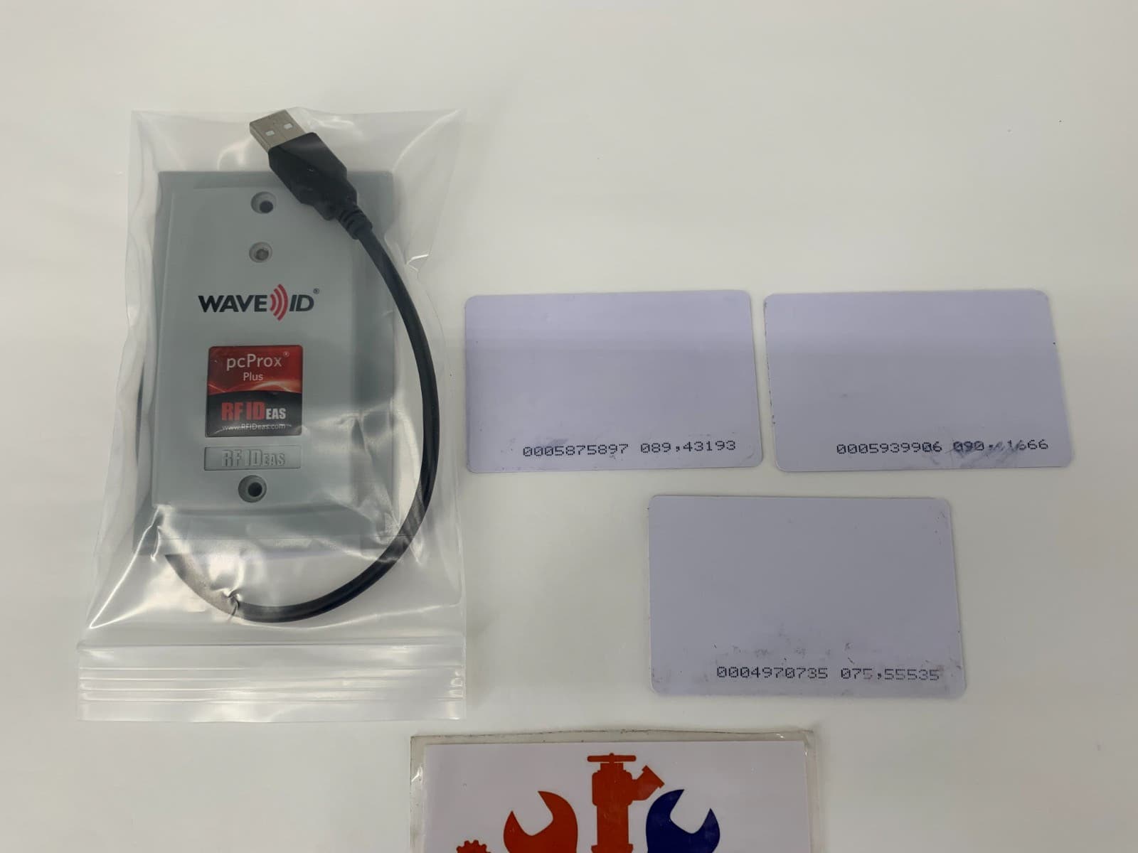 Rf Ideas RDR-805W1AGU-RA pcProx Plus Wave ID Badge Reader Surface Mount Gray 5