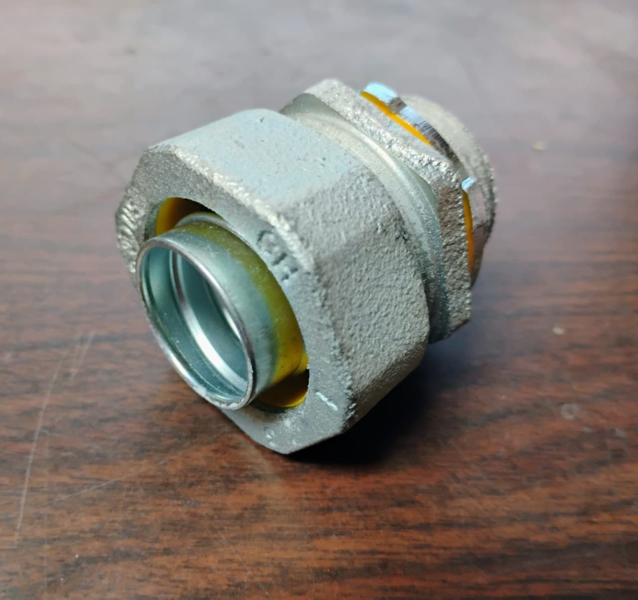 EATON LT100 1" LIQUID-TIGHT STRAIGHT CONNECTORS MALLEABLE IRON NEW BOX OF 5 EACH 2