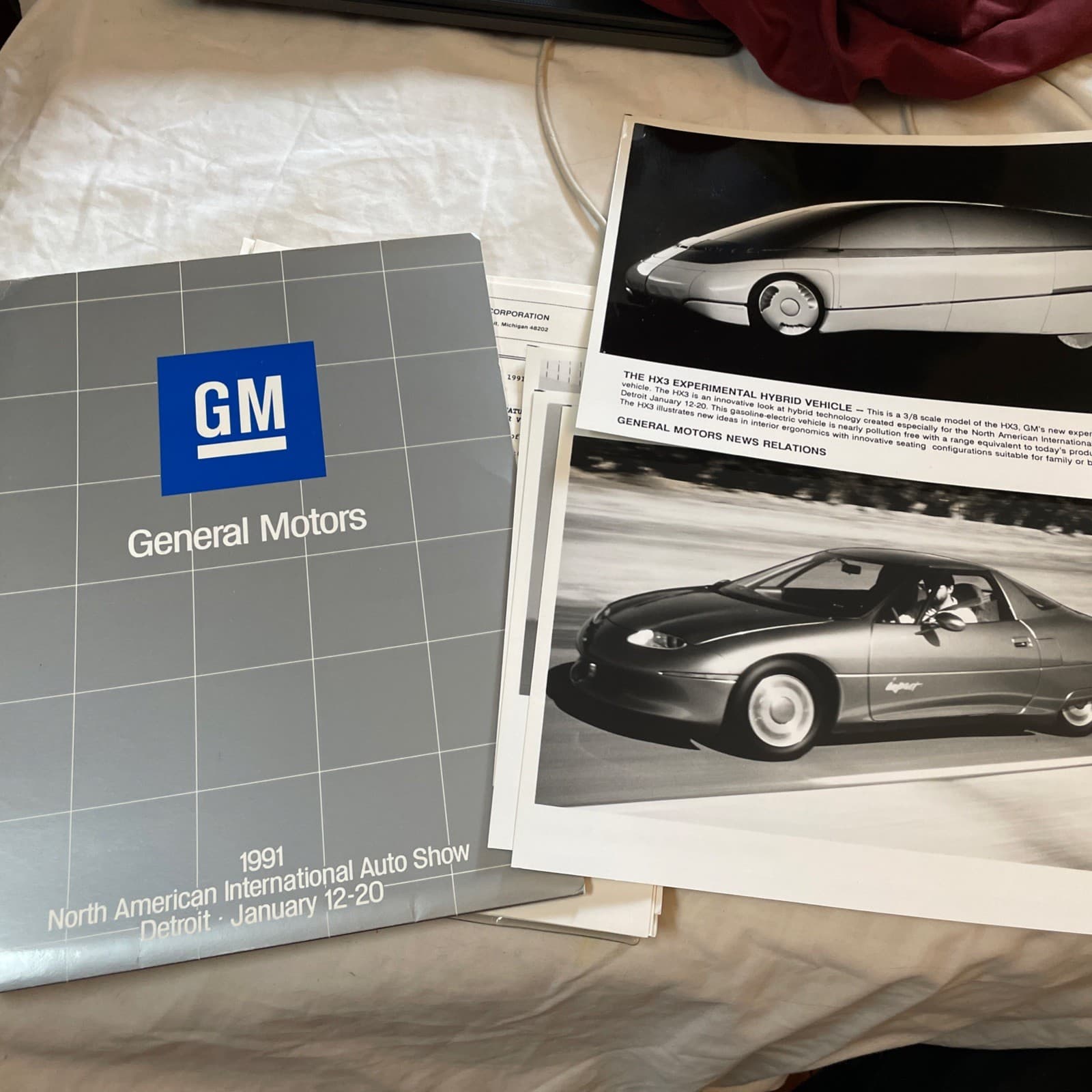 Rare NOS 1991 GM Auto Show Press Kit.  Impact EV1 + HX3 Hybrid Concept Car LOOK!